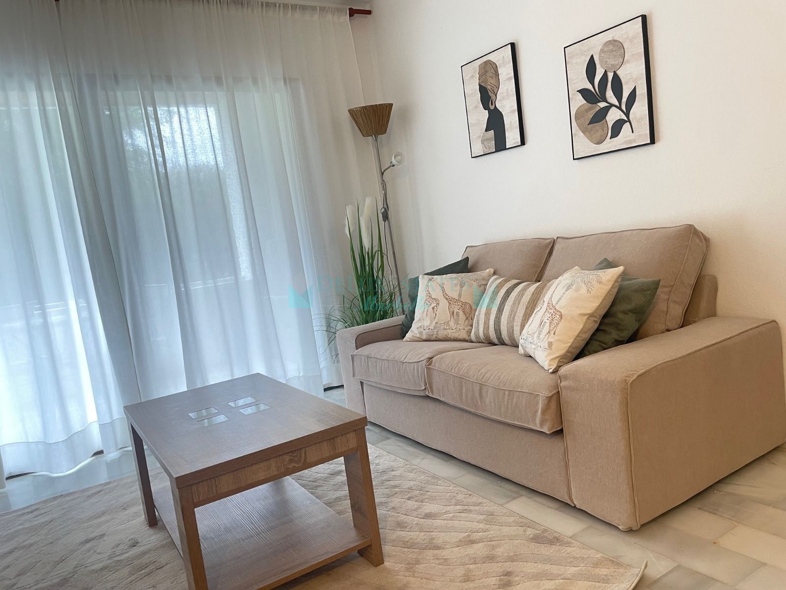 Apartamento Planta Baja en venta en Las Brisas, Nueva Andalucia