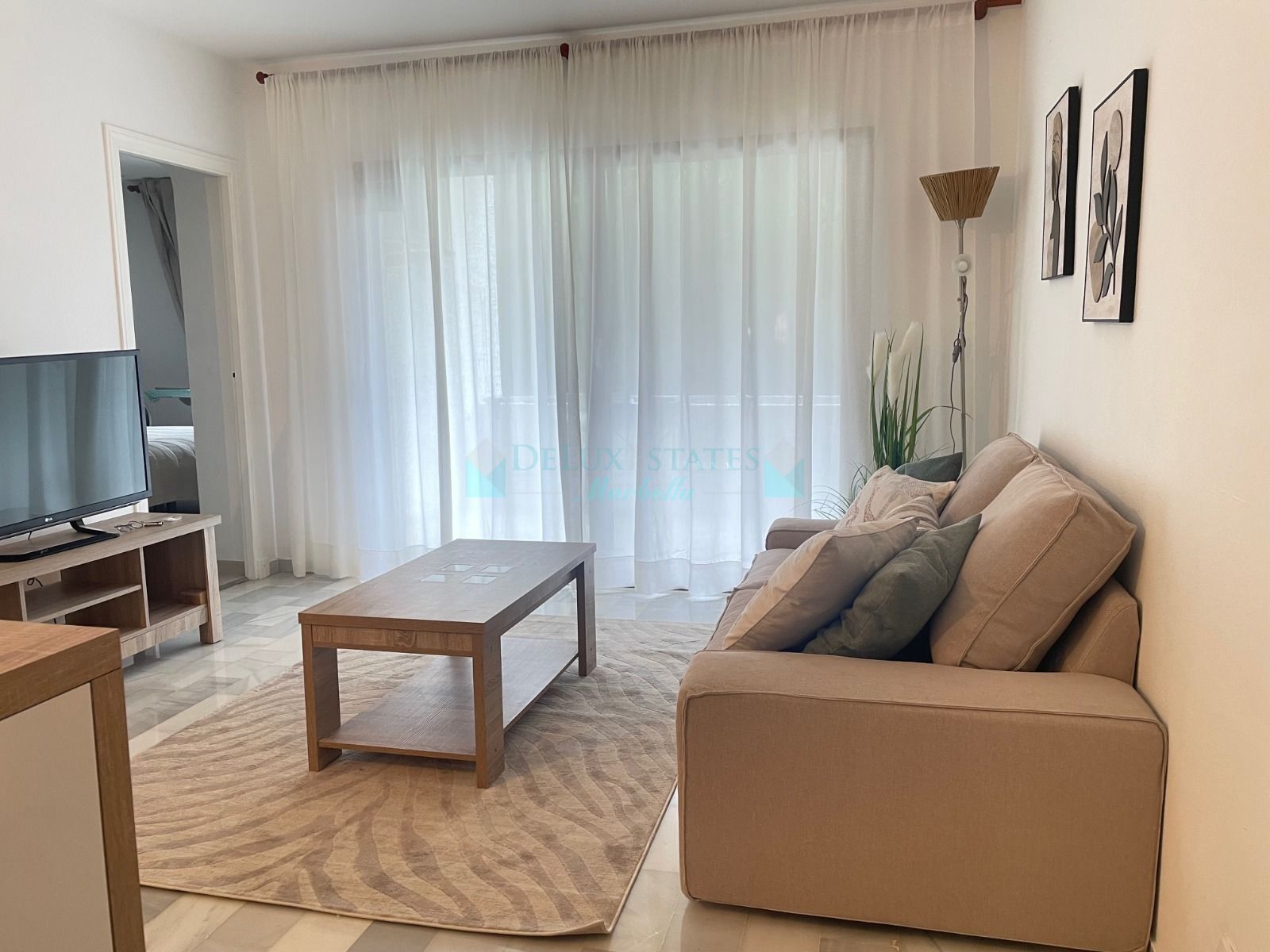 Apartamento Planta Baja en venta en Las Brisas, Nueva Andalucia