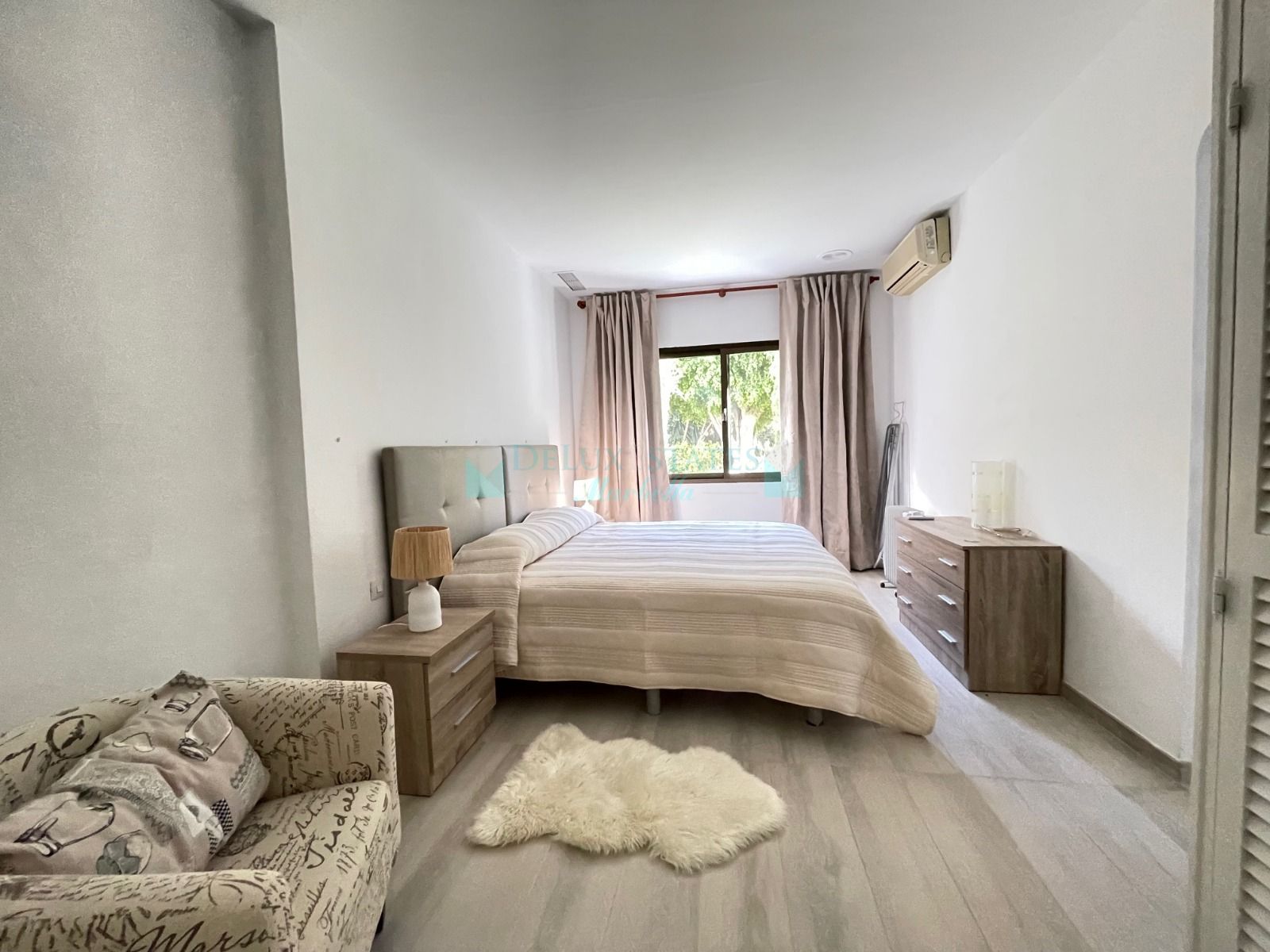 Apartamento Planta Baja en venta en Las Brisas, Nueva Andalucia