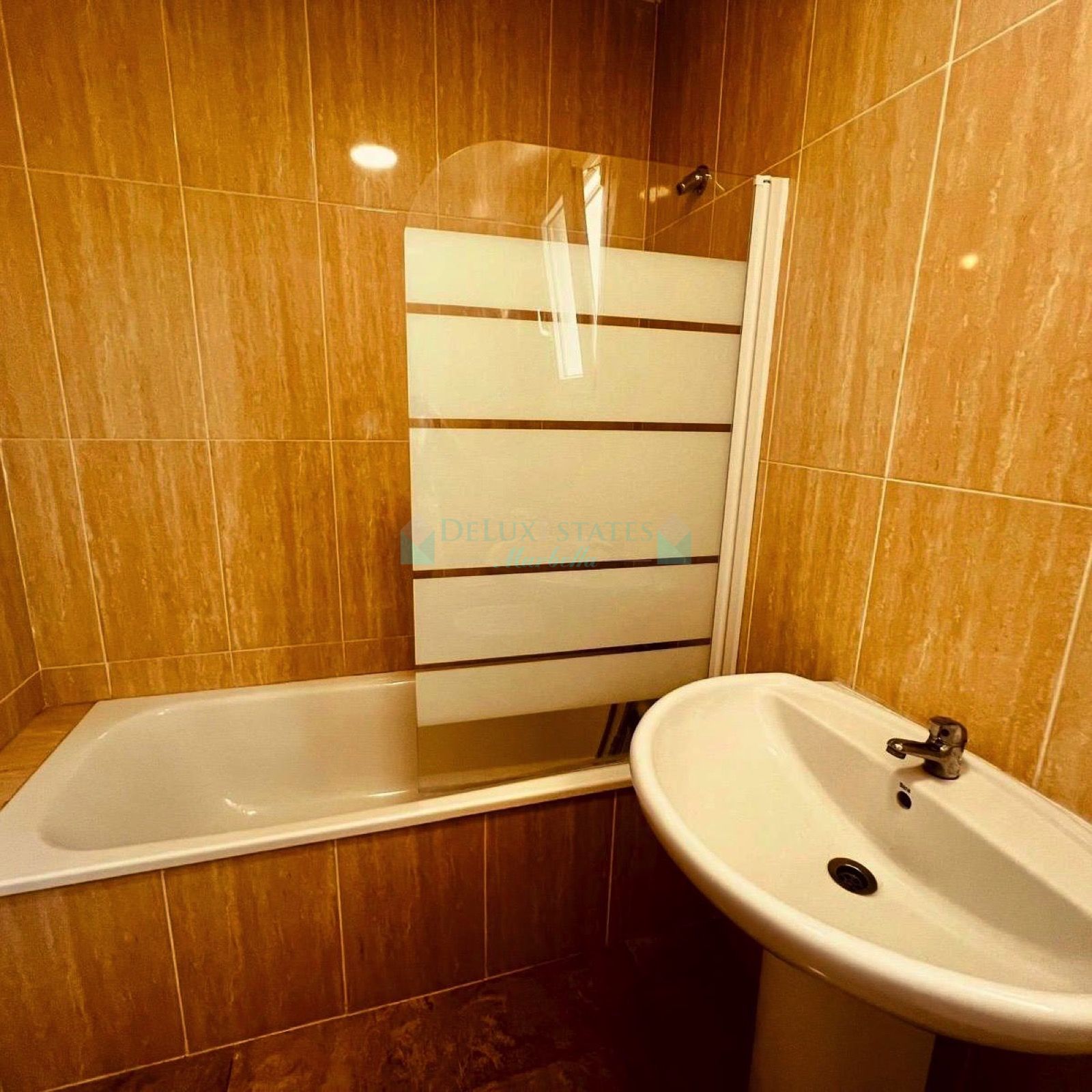 Apartment for sale in Playa Paraiso, Manilva