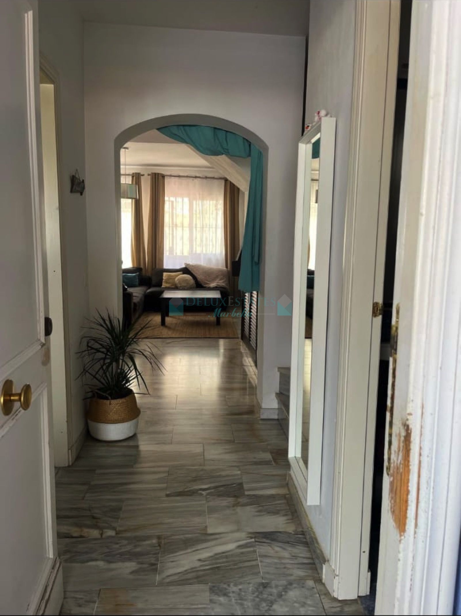 Town House for sale in Lindasol, Marbella East