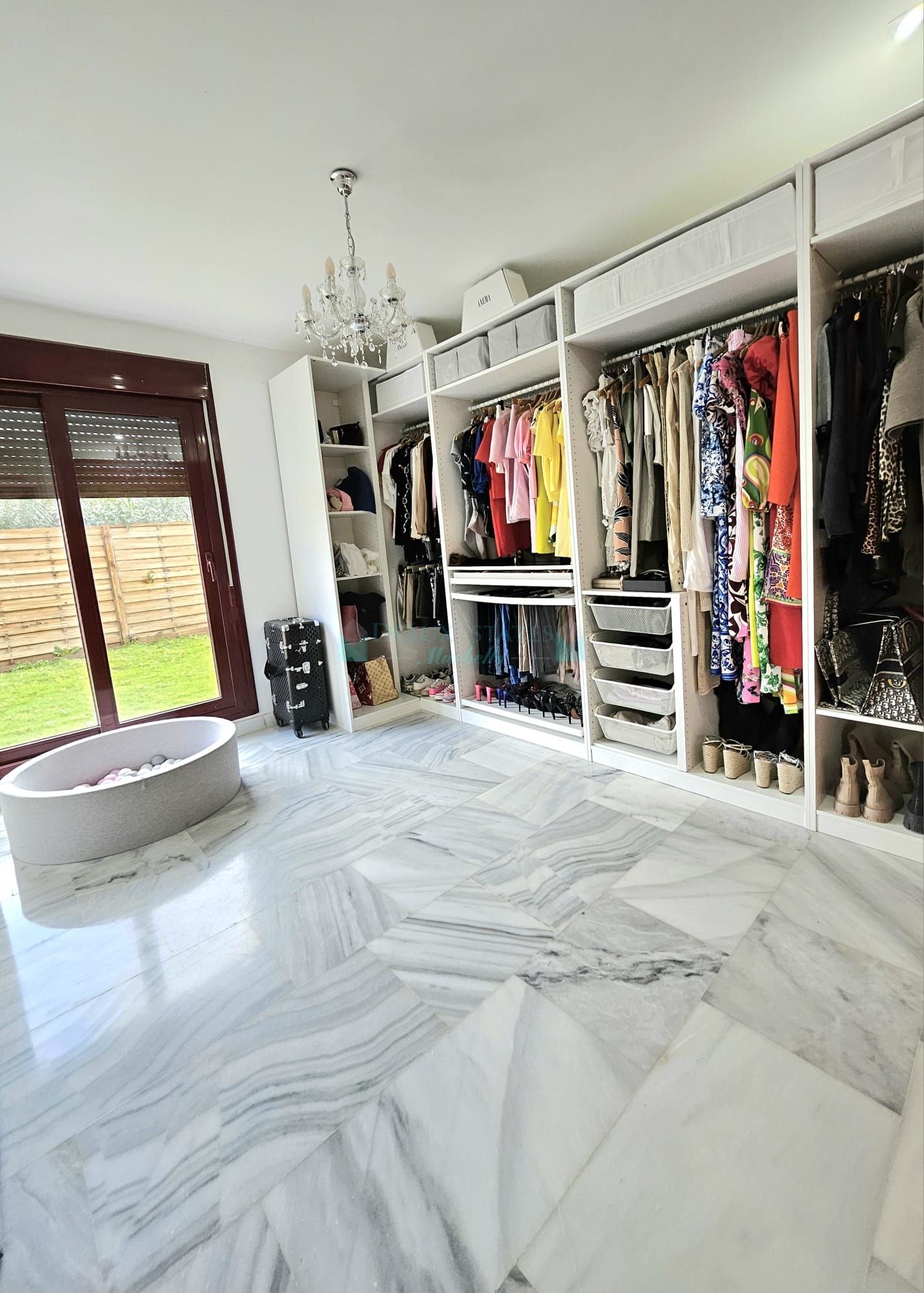 Villa for sale in Parque Botanico, Estepona