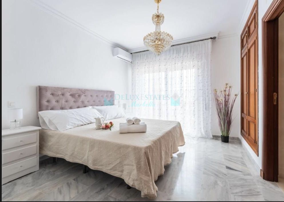 Semi Detached House for rent in Bello Horizonte, Marbella East