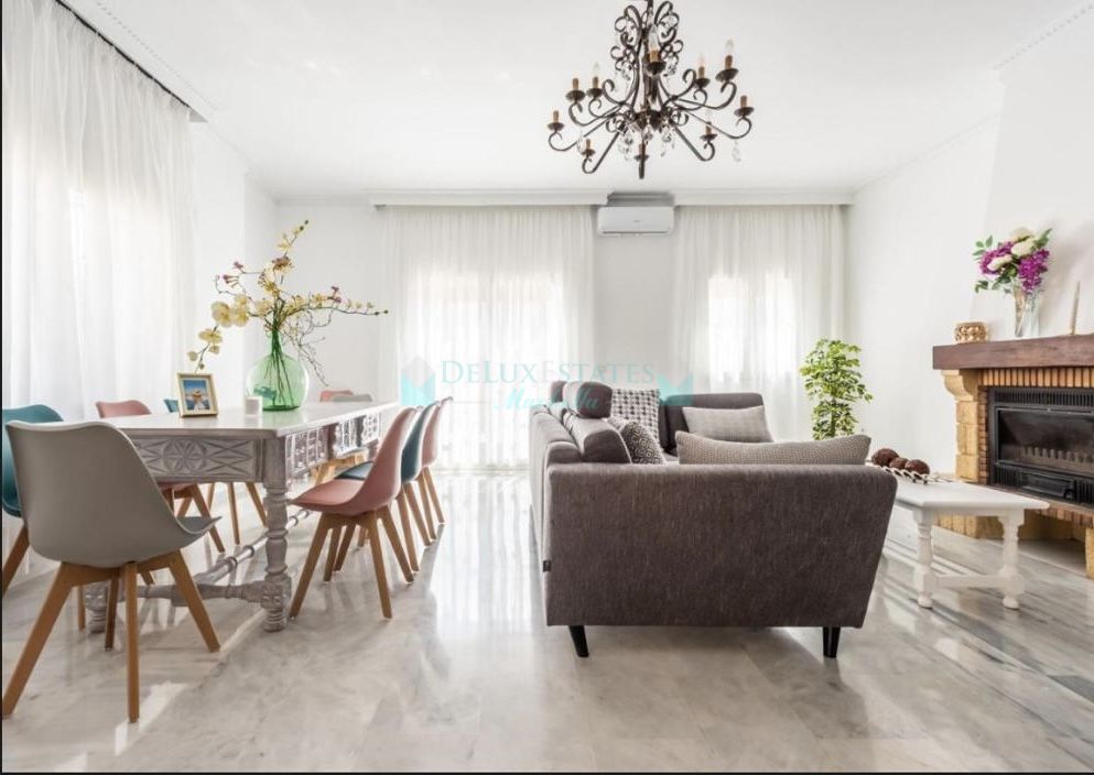 Semi Detached House for rent in Bello Horizonte, Marbella East