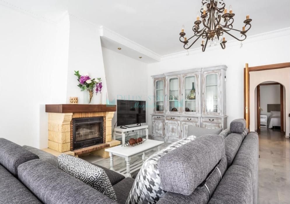 Semi Detached House for rent in Bello Horizonte, Marbella East