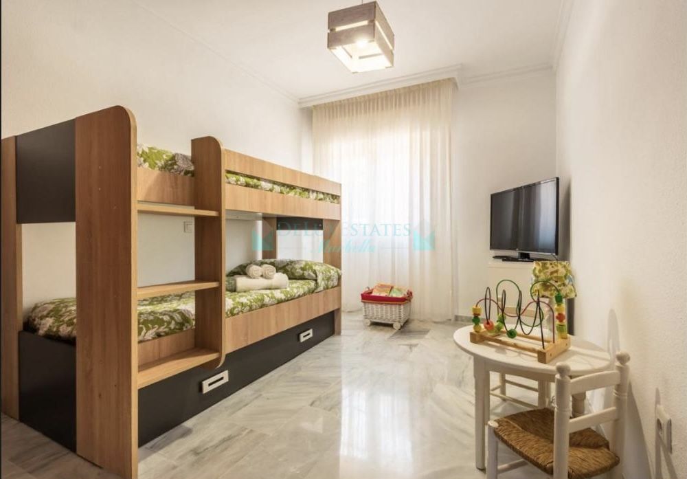 Semi Detached House for rent in Bello Horizonte, Marbella East