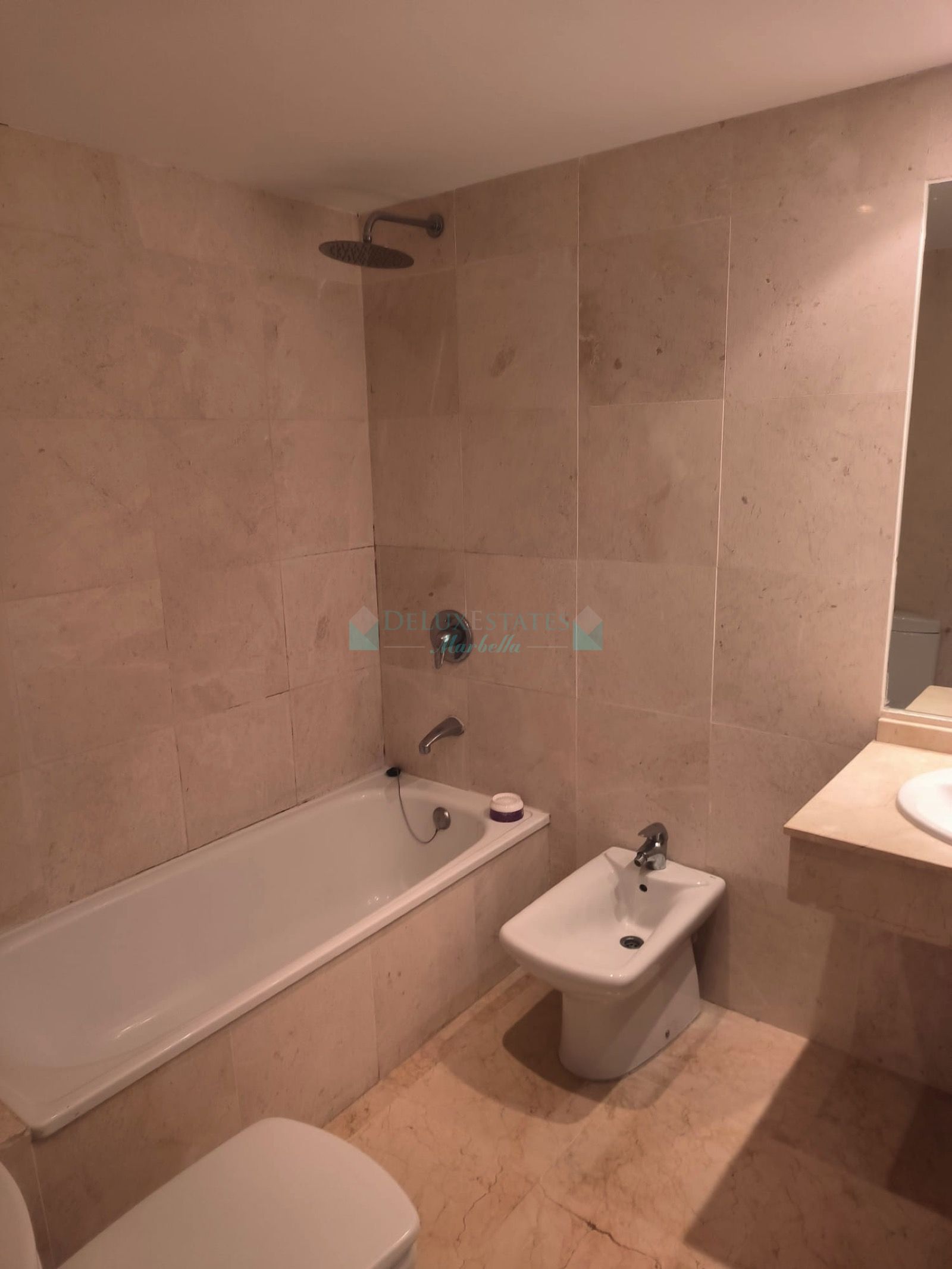 Apartment for sale in Las Lomas de Rio Real, Marbella East