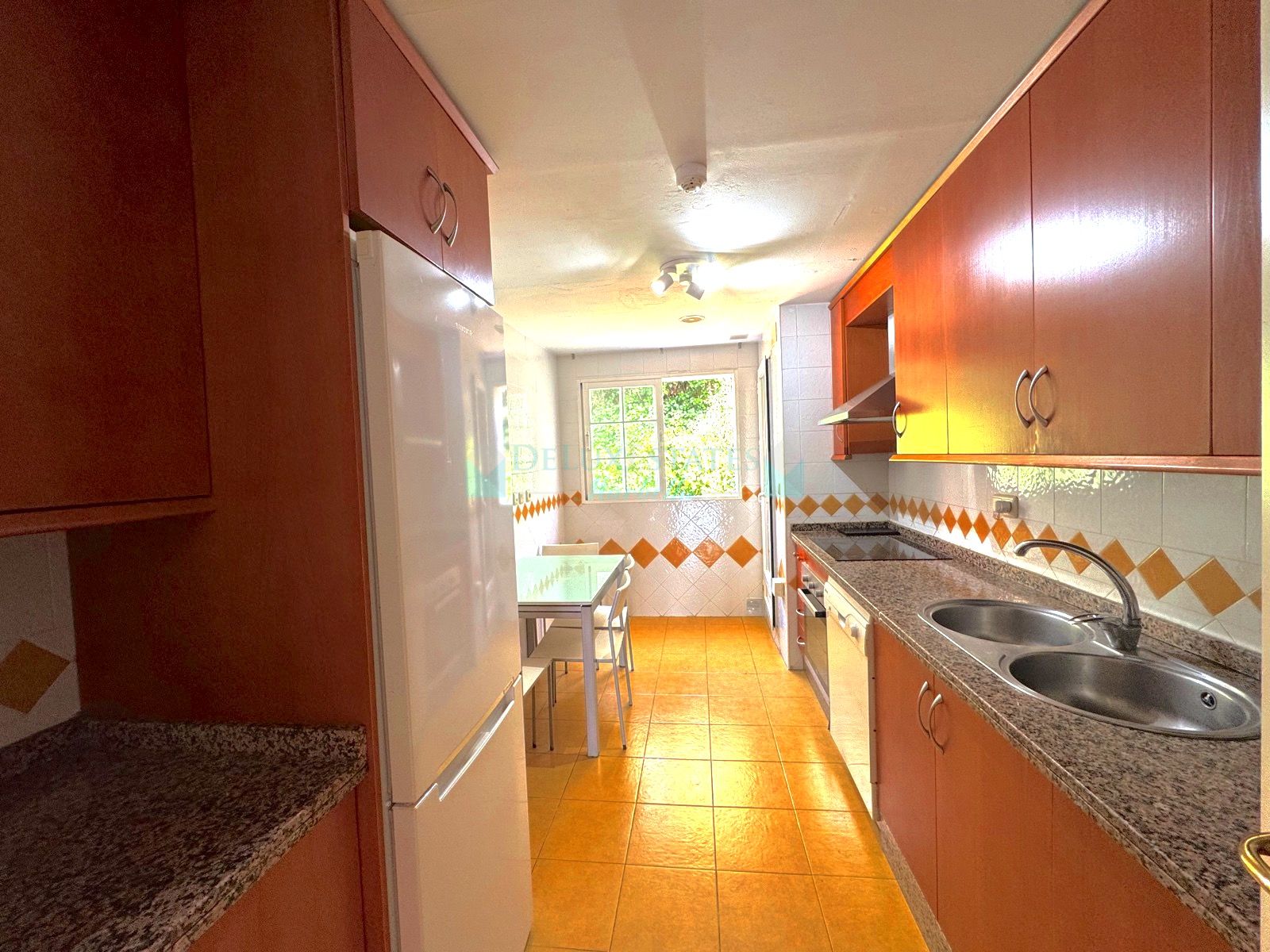 Apartment for sale in Las Lomas de Rio Real, Marbella East