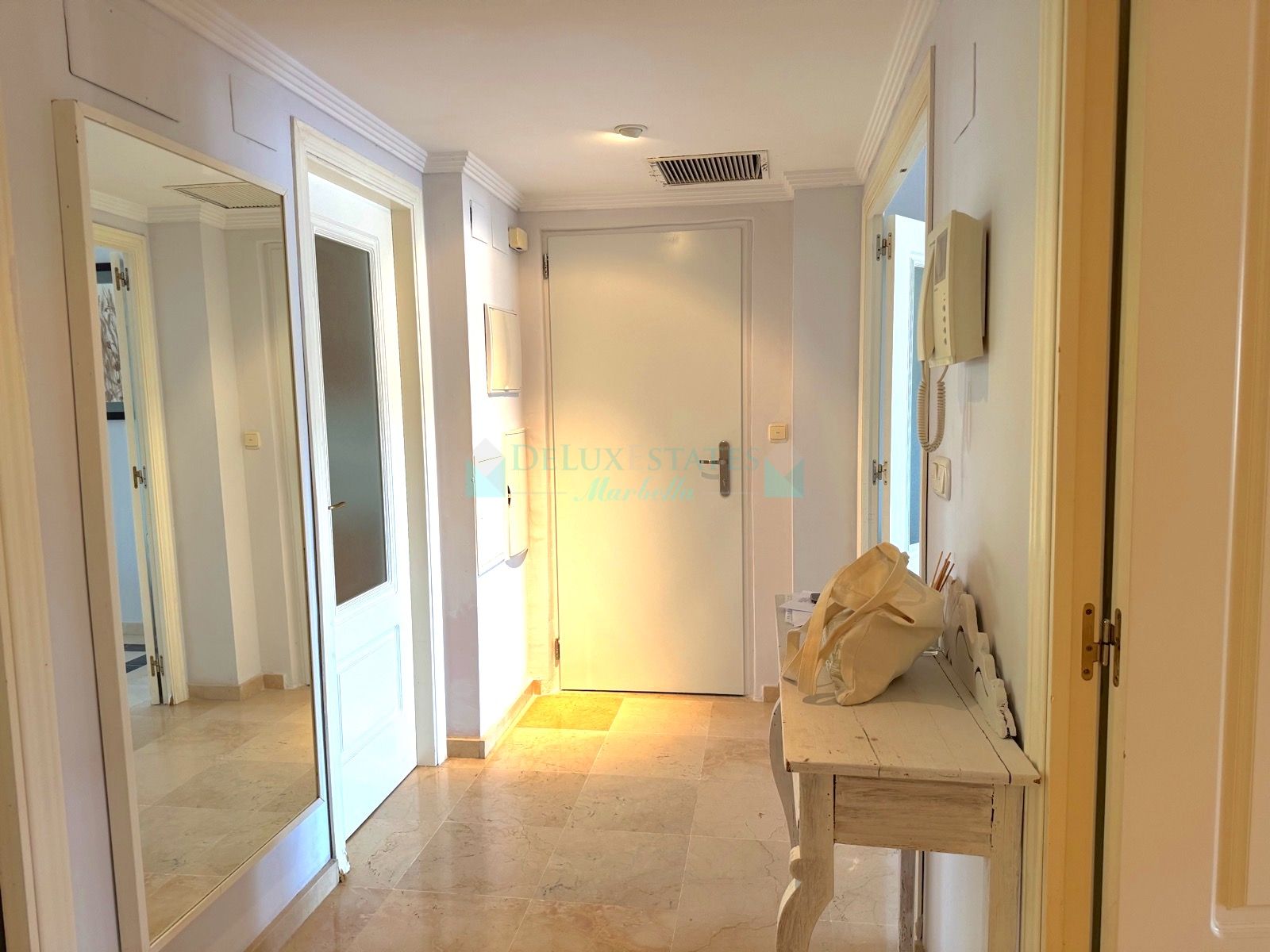 Apartment for sale in Las Lomas de Rio Real, Marbella East