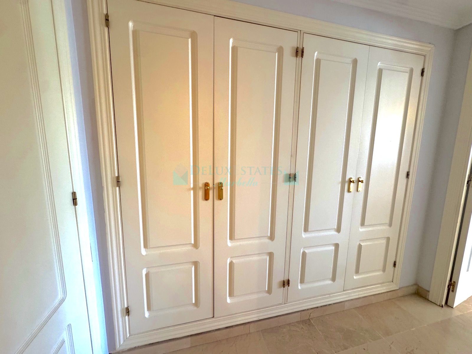 Apartment for sale in Las Lomas de Rio Real, Marbella East