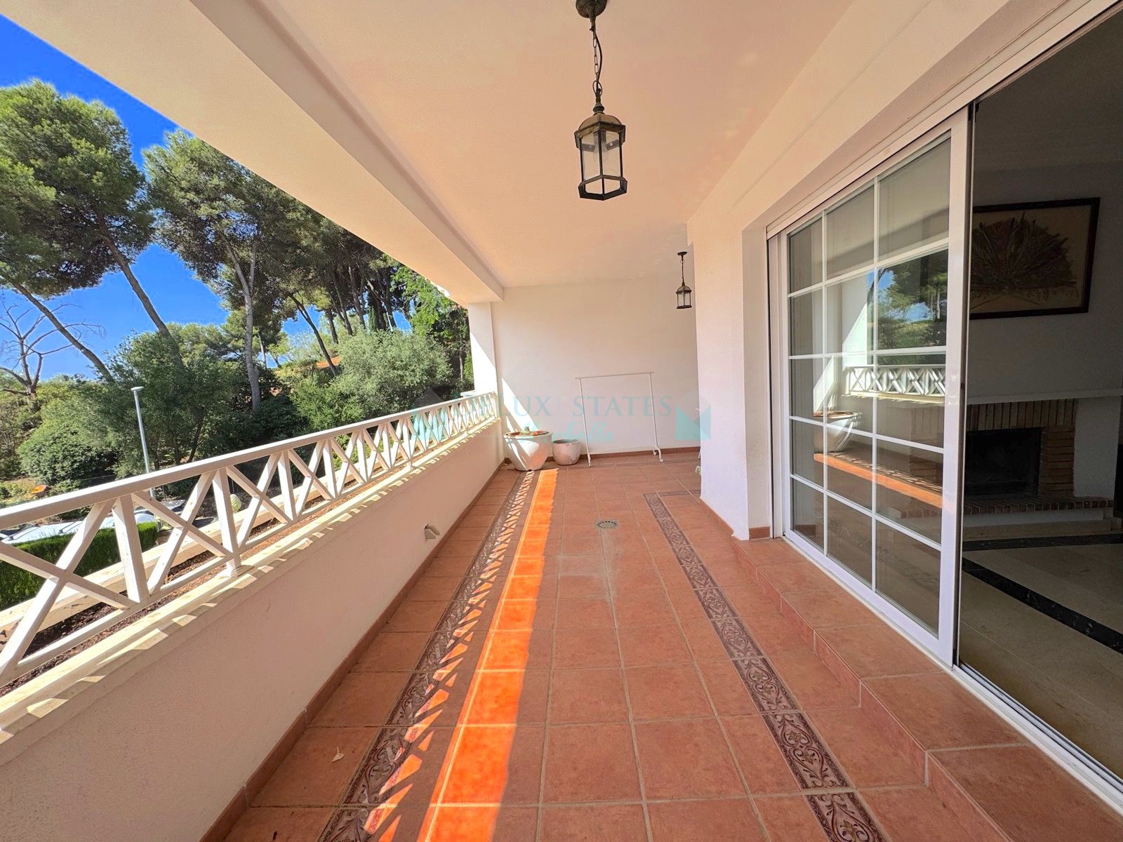Apartment for sale in Las Lomas de Rio Real, Marbella East