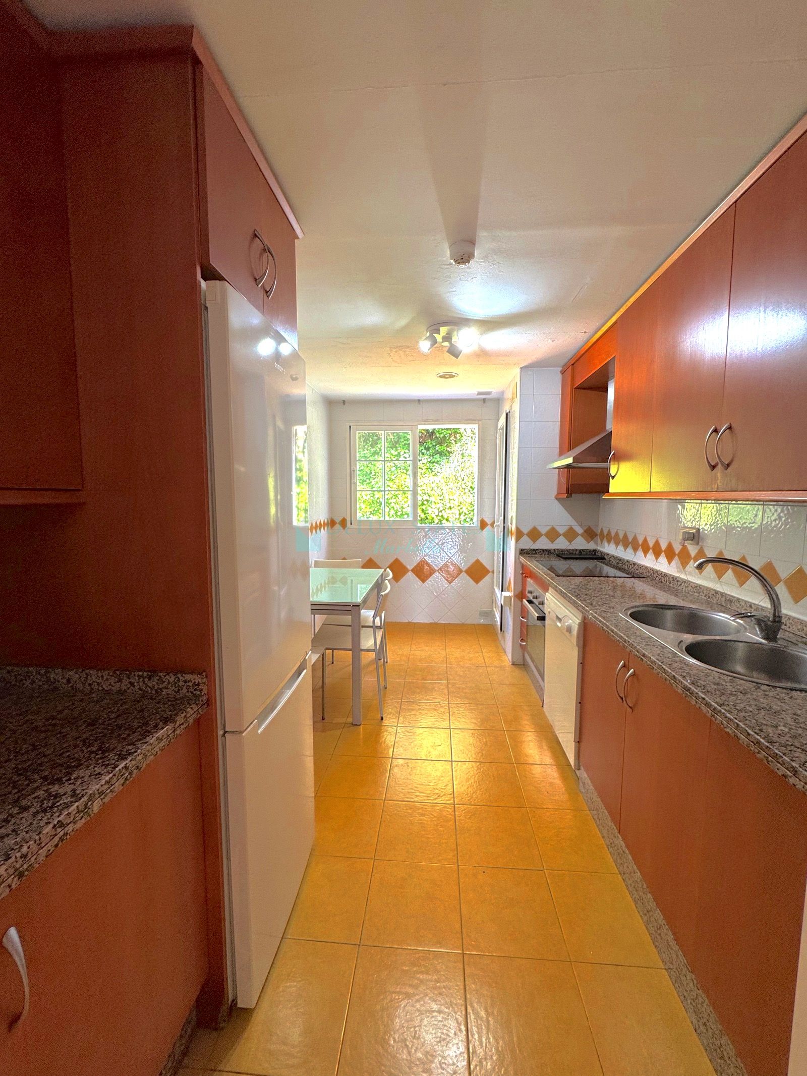 Apartment for sale in Las Lomas de Rio Real, Marbella East