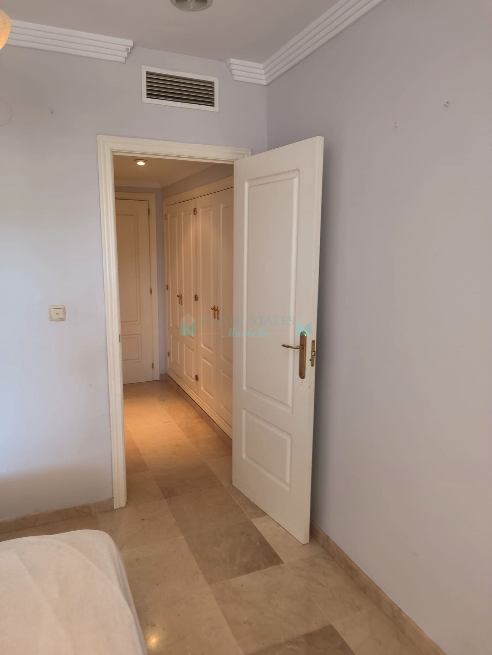 Apartment for sale in Las Lomas de Rio Real, Marbella East