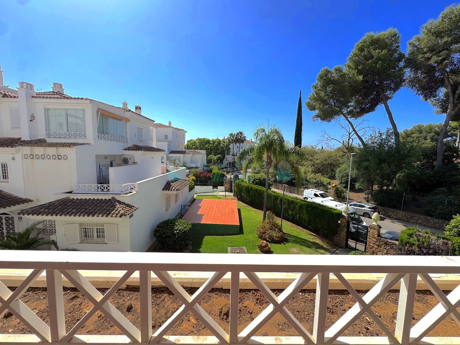 Apartment for sale in Las Lomas de Rio Real, Marbella East