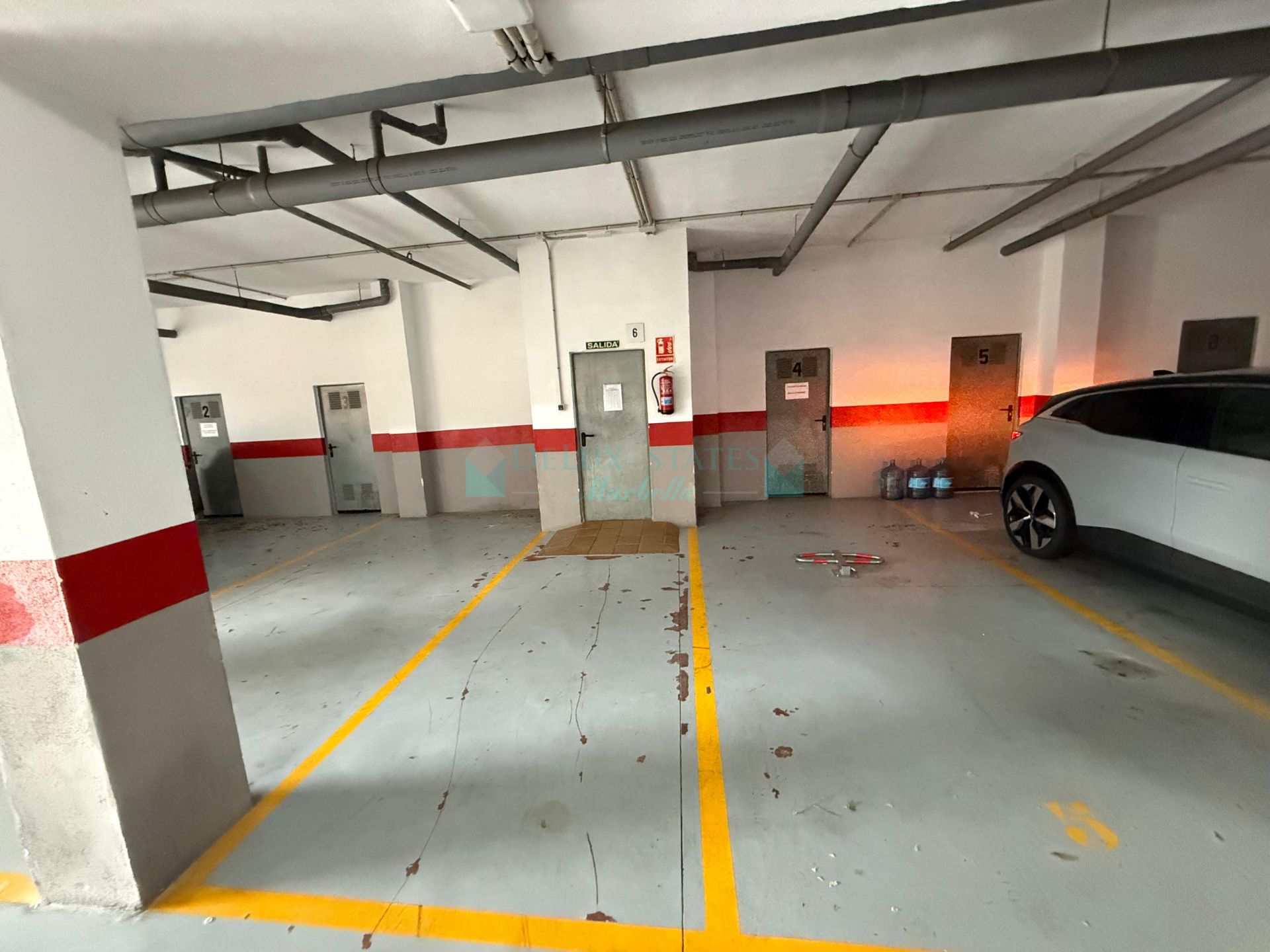 Apartment for sale in Elviria, Marbella East