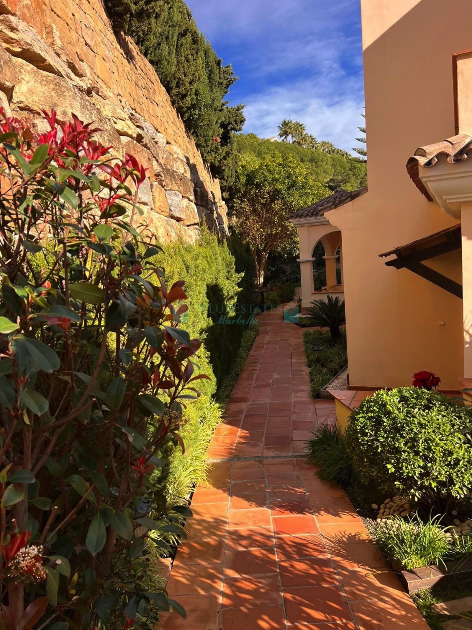 Atico Duplex en venta en Los Almendros, Benahavis