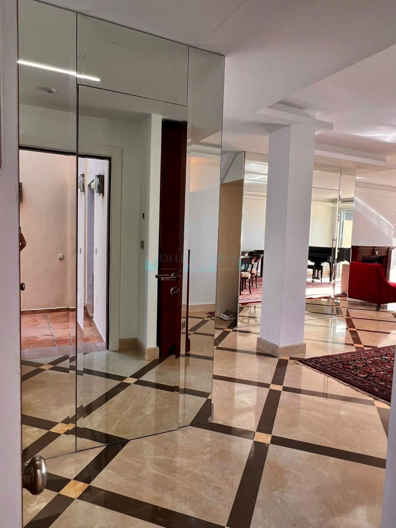 Atico Duplex en venta en Los Almendros, Benahavis