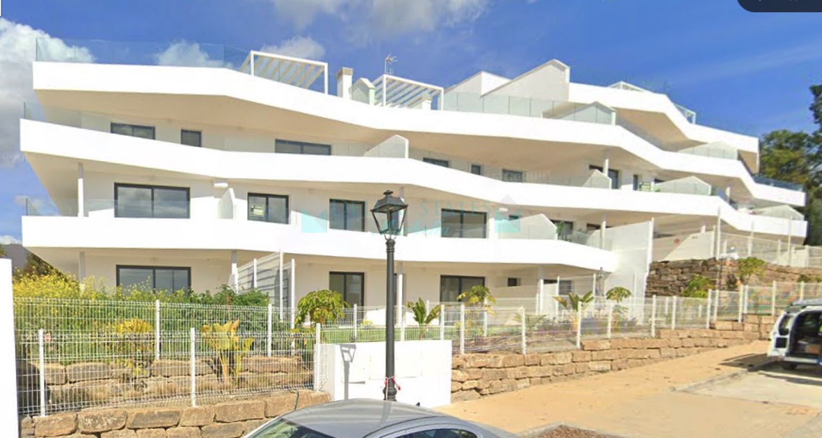 Ground Floor Apartment for sale in Guadalobon, Estepona