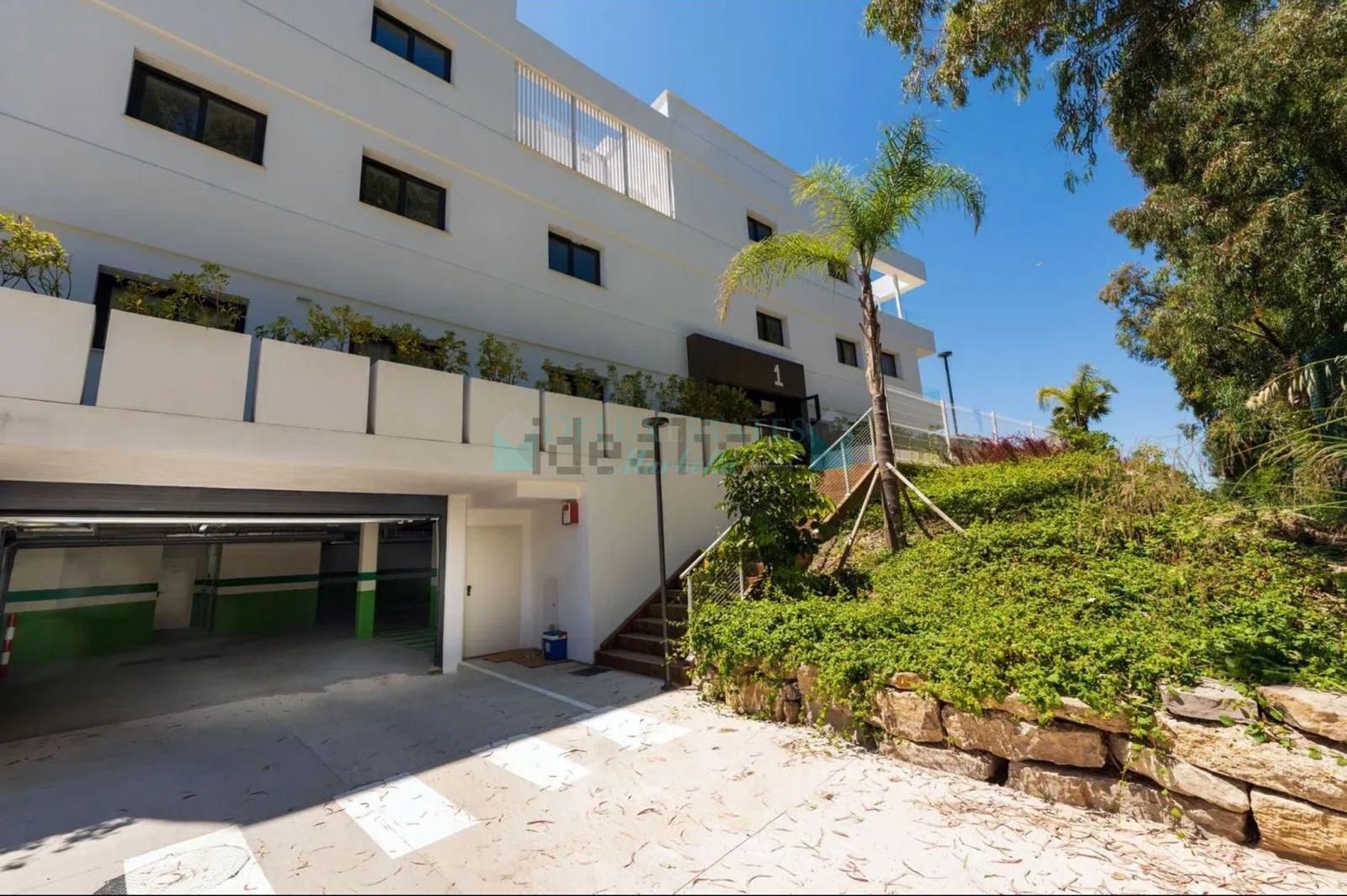 Ground Floor Apartment for sale in Guadalobon, Estepona