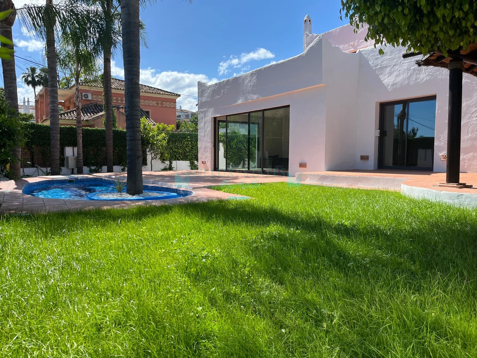 Casa en venta en Nagüeles, Marbella Golden Mile