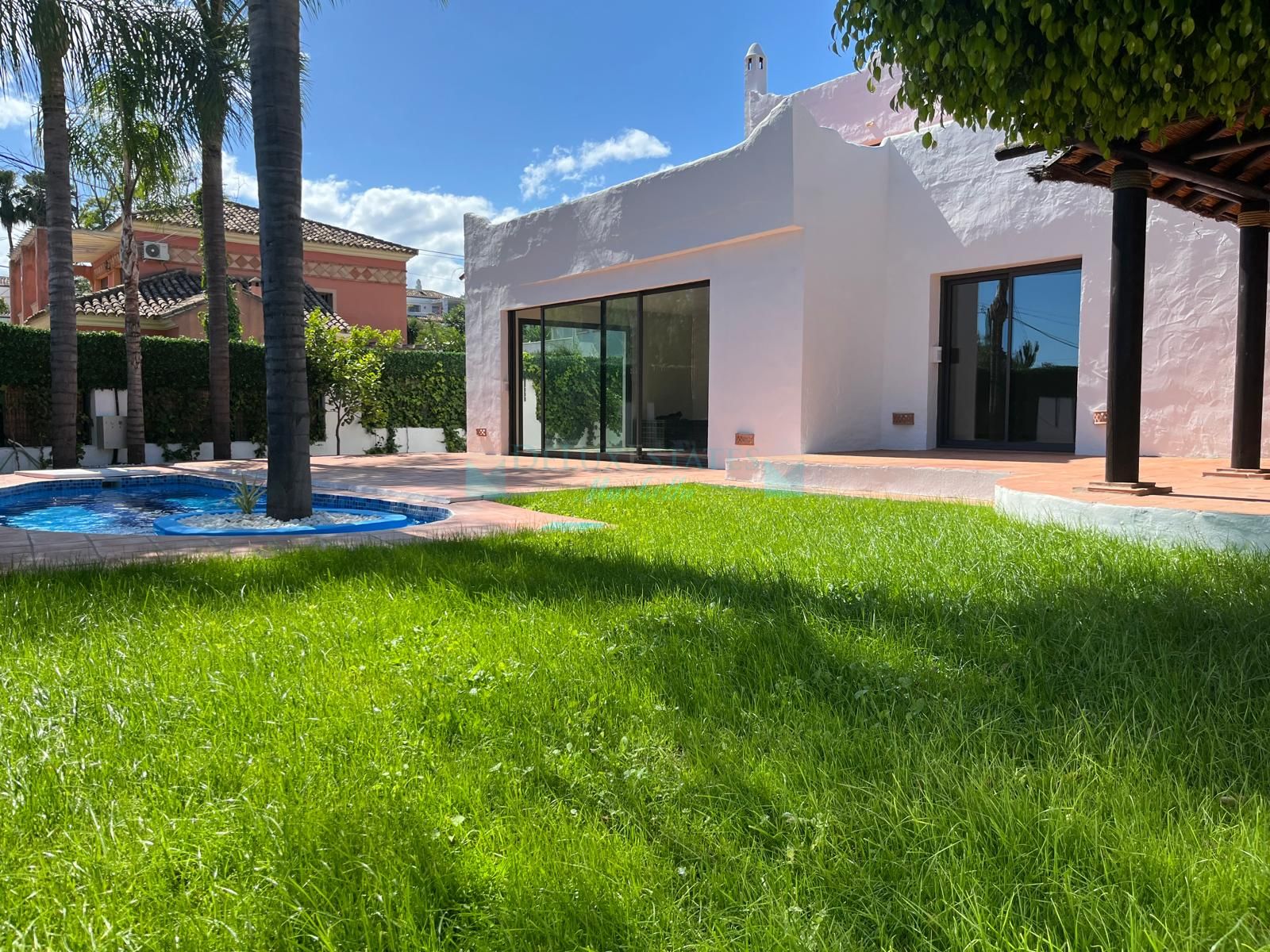 Casa en venta en Nagüeles, Marbella Golden Mile