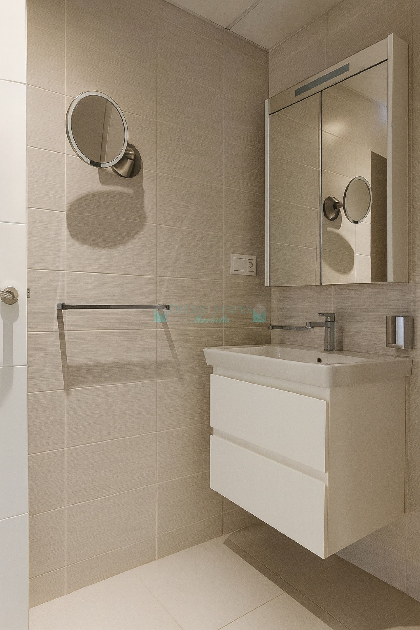 Ground Floor Apartment for sale in Los Naranjos, Nueva Andalucia