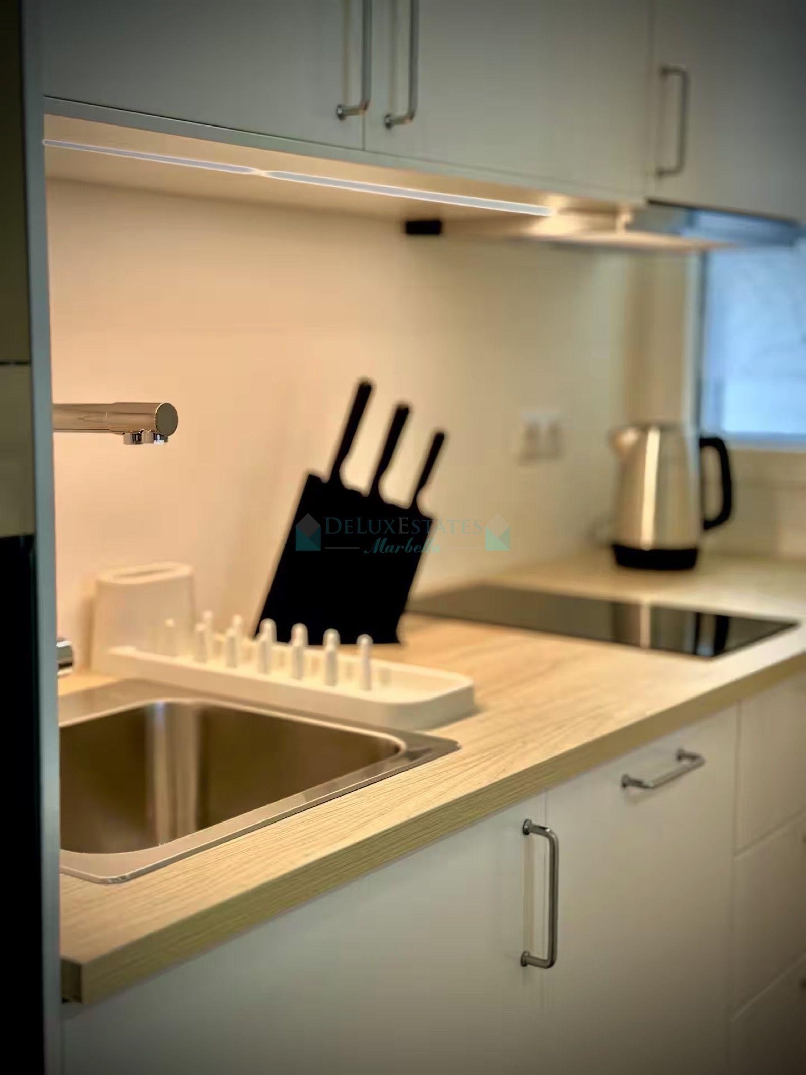 Apartment for sale in Puerto La Duquesa, Manilva