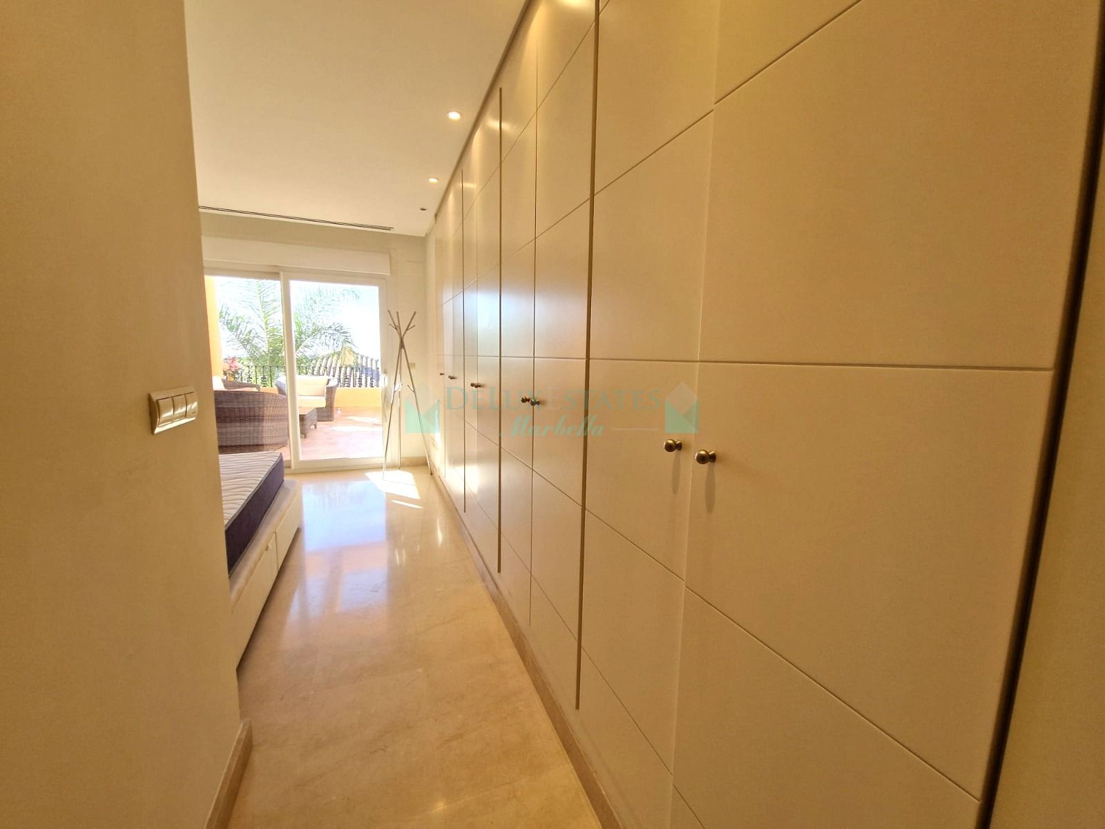 Apartment for sale in Vista Real, Nueva Andalucia