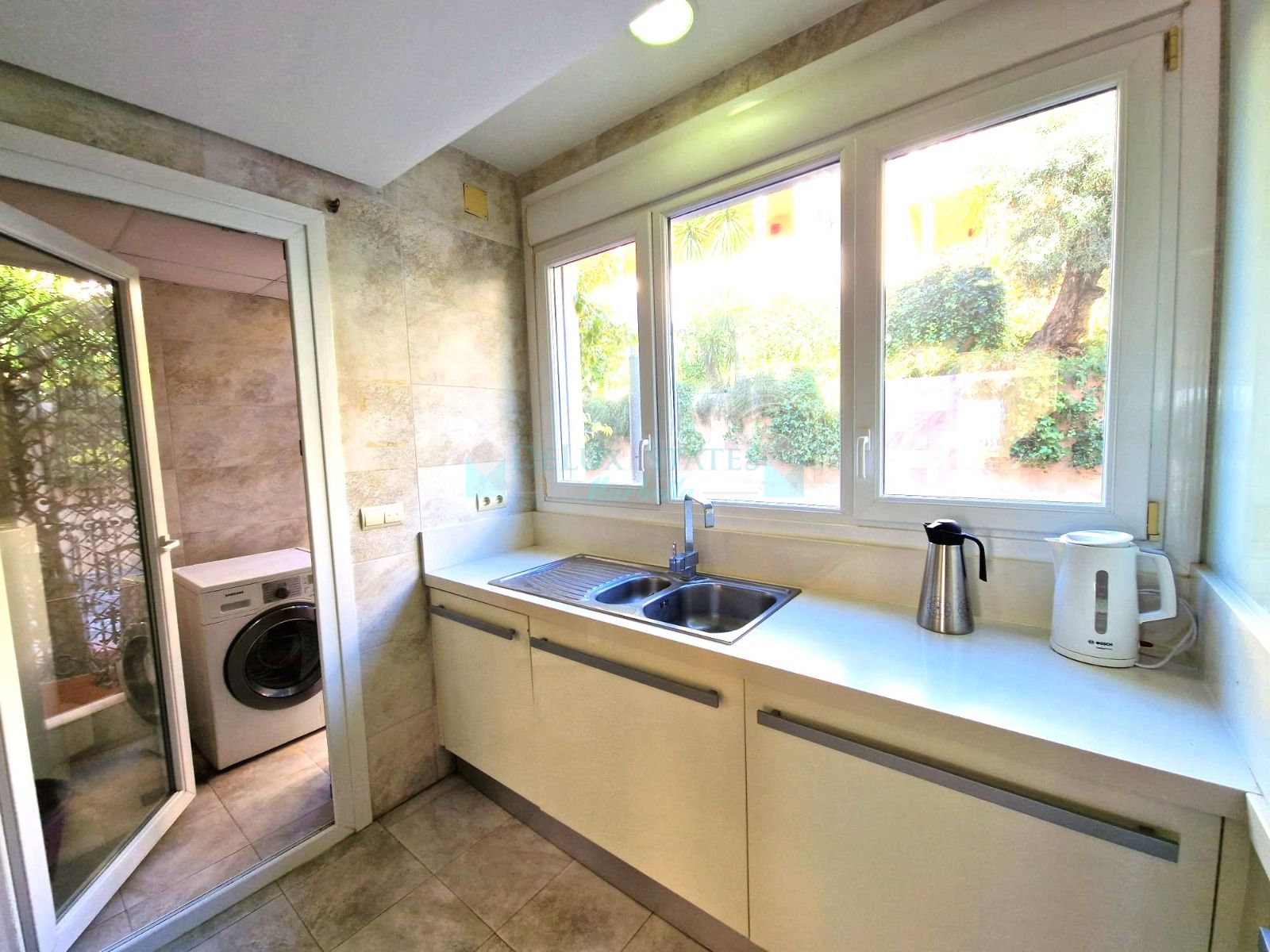 Apartment for sale in Vista Real, Nueva Andalucia