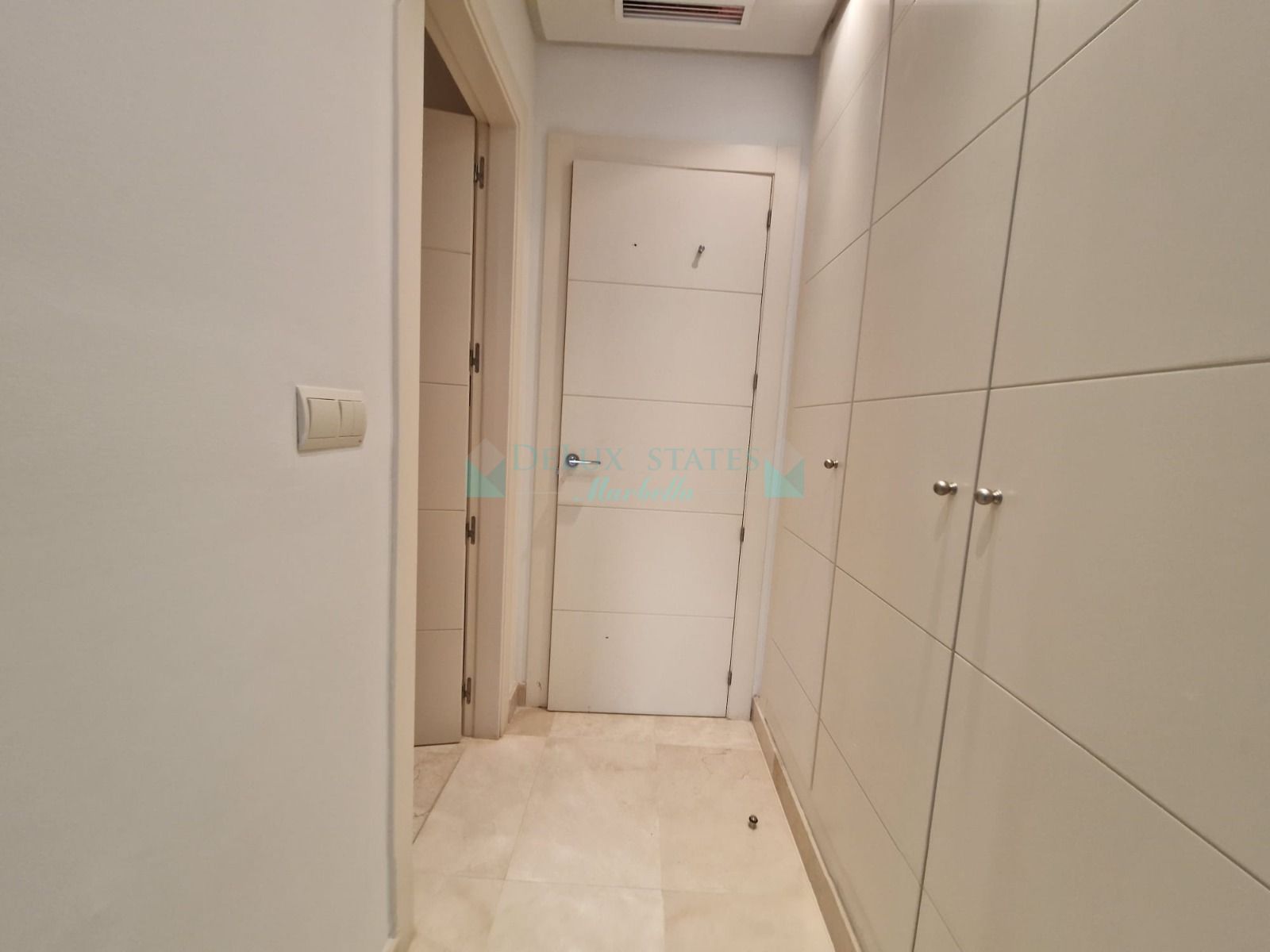 Apartment for sale in Vista Real, Nueva Andalucia