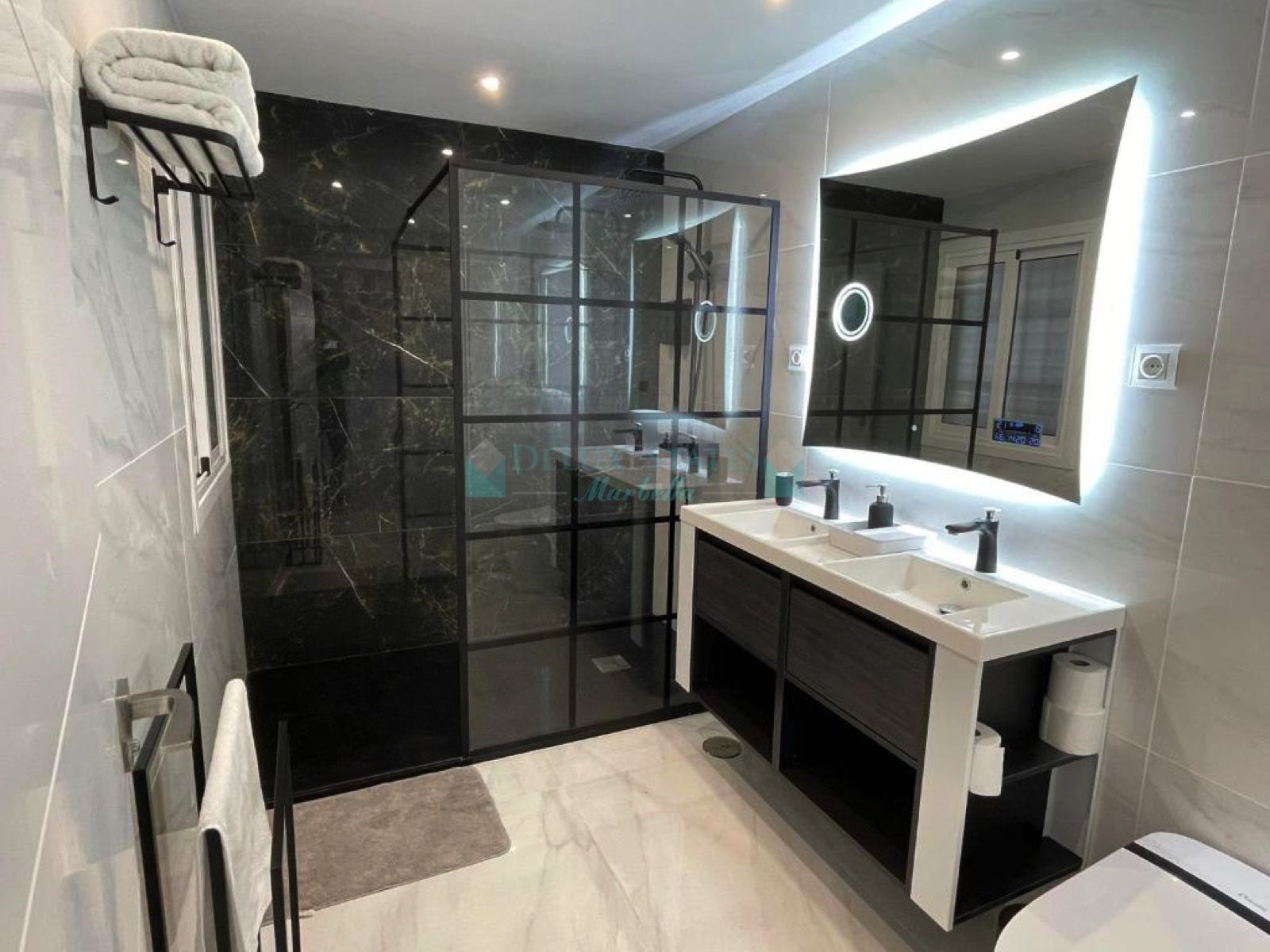 Apartment for sale in Playa Bajadilla - Puertos, Marbella