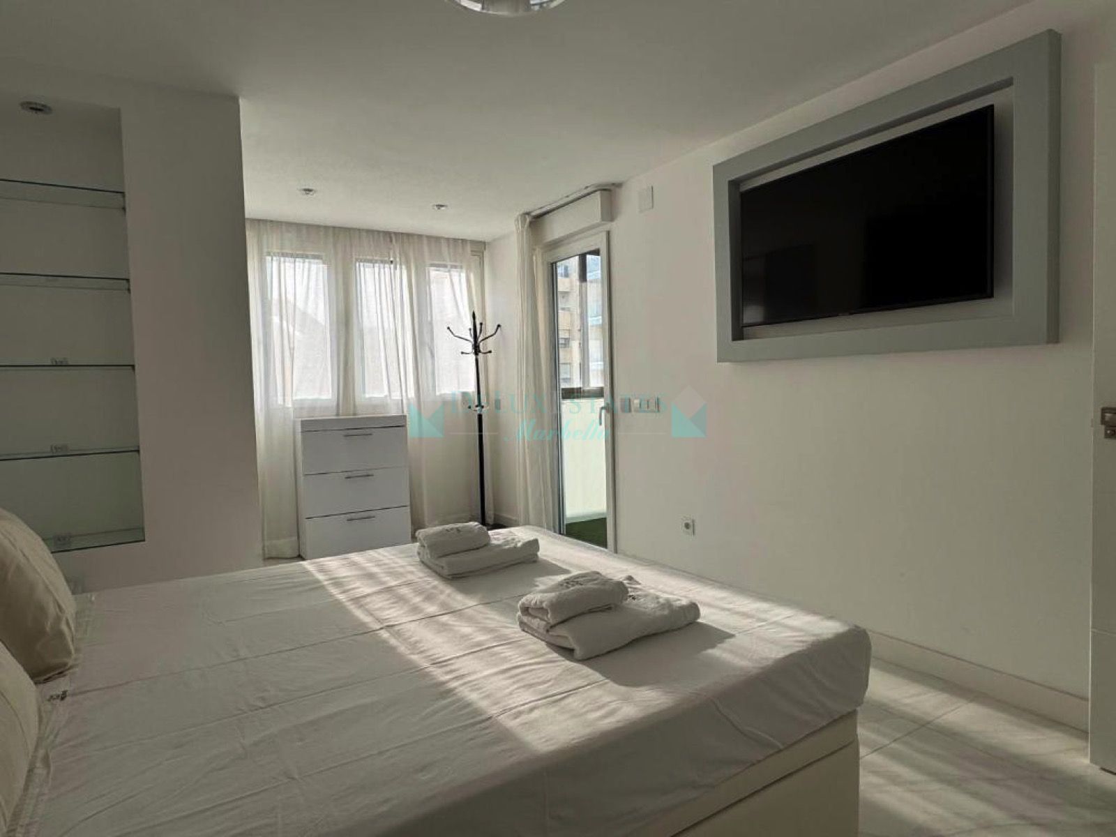 Apartment for sale in Playa Bajadilla - Puertos, Marbella