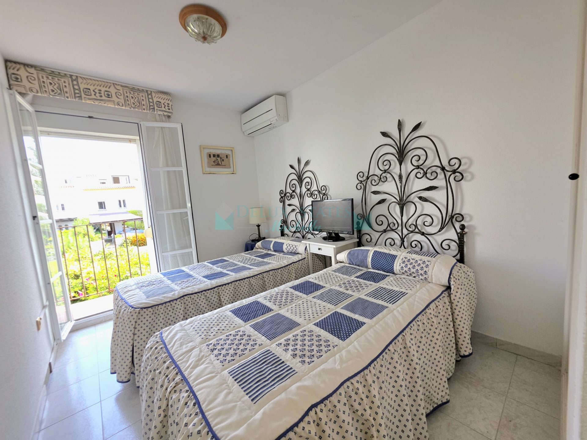 Semi Detached House for sale in Marina de Casares, Casares