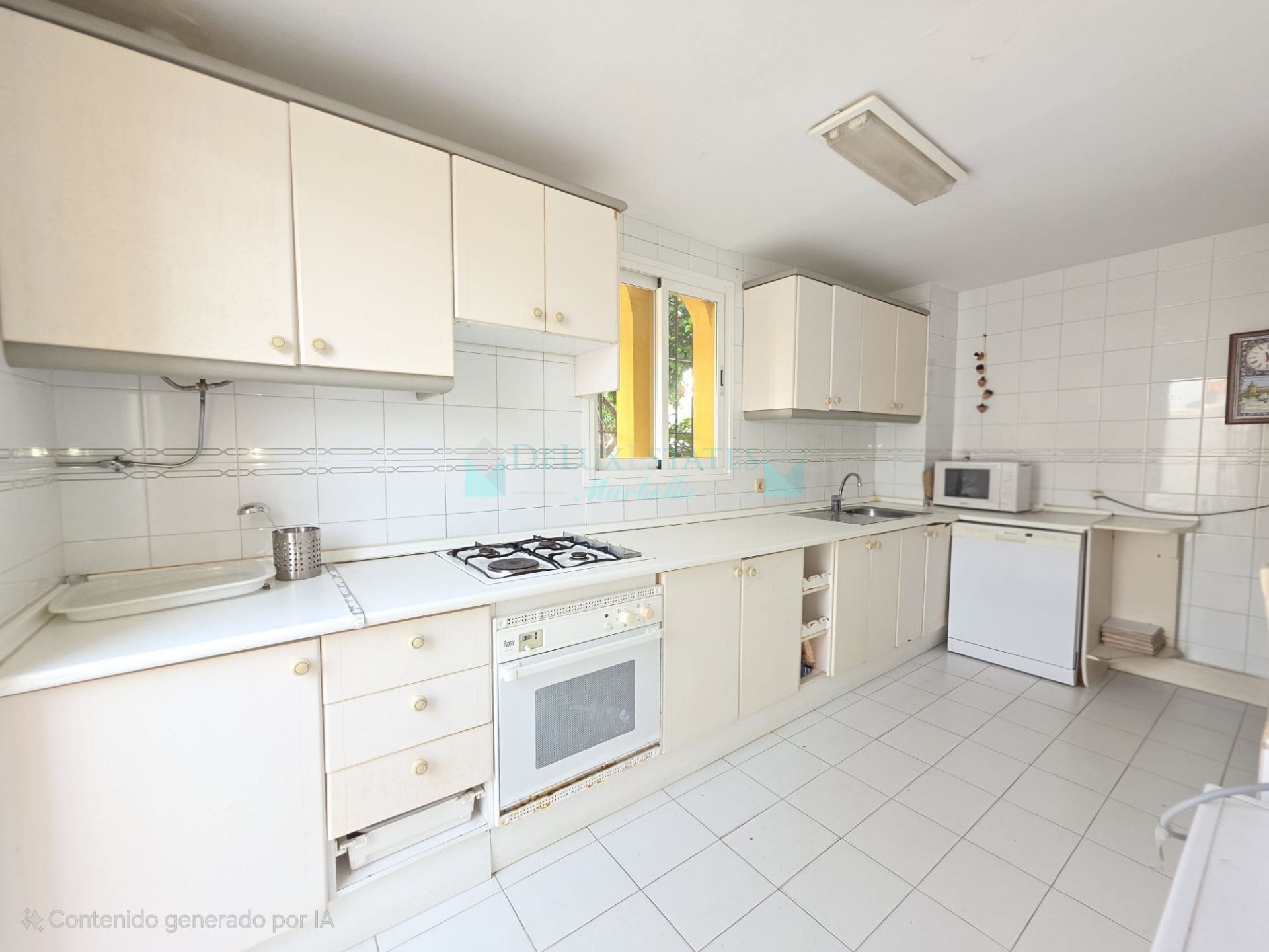 Semi Detached House for sale in Marina de Casares, Casares