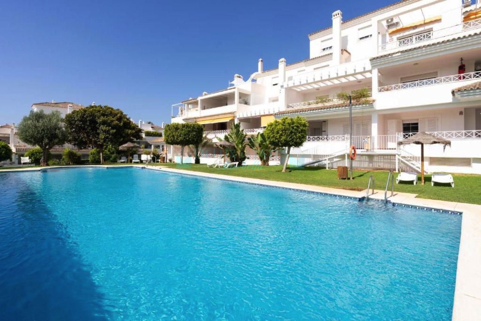 Ground Floor Apartment for sale in Las Lomas de Rio Real, Marbella East