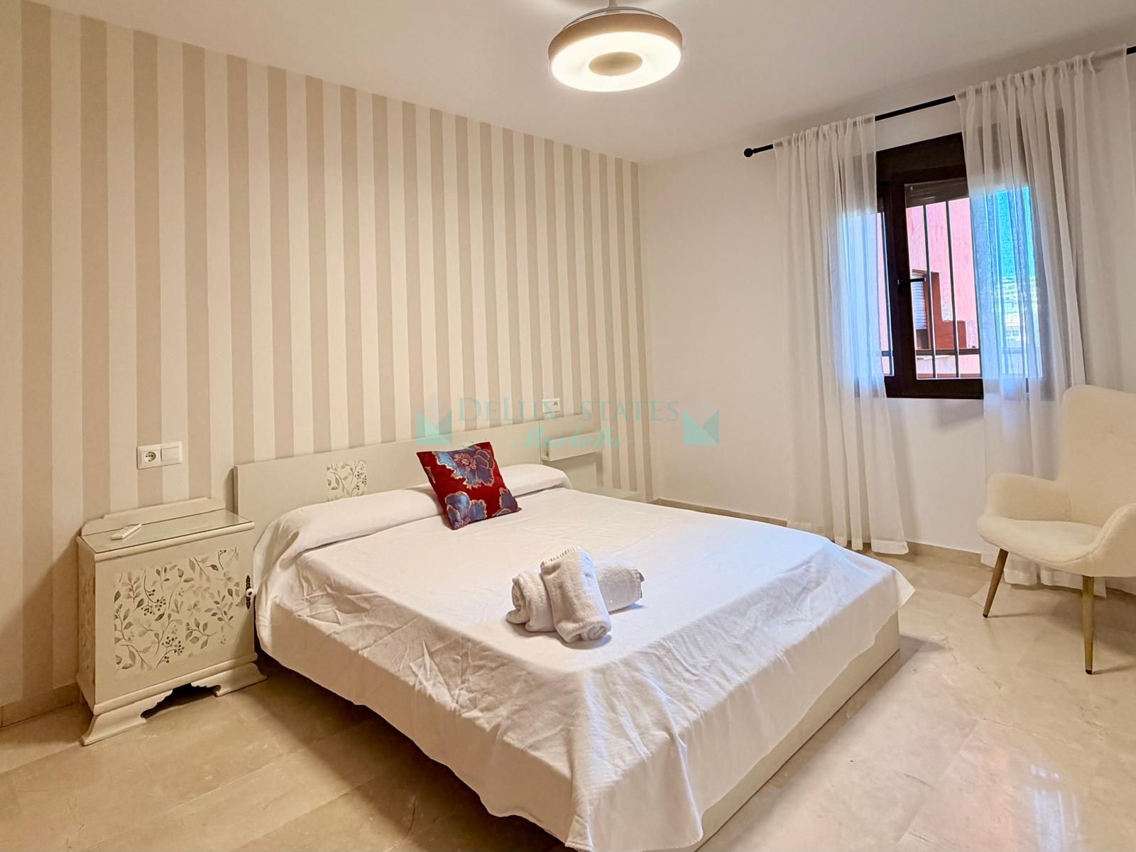 Apartamento en venta en Estepona Puerto, Estepona