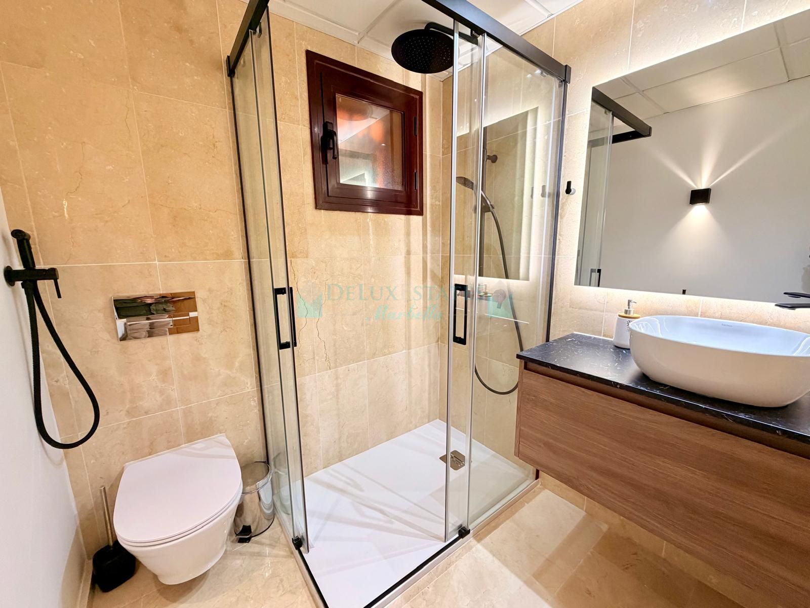 Apartamento en venta en Estepona Puerto, Estepona