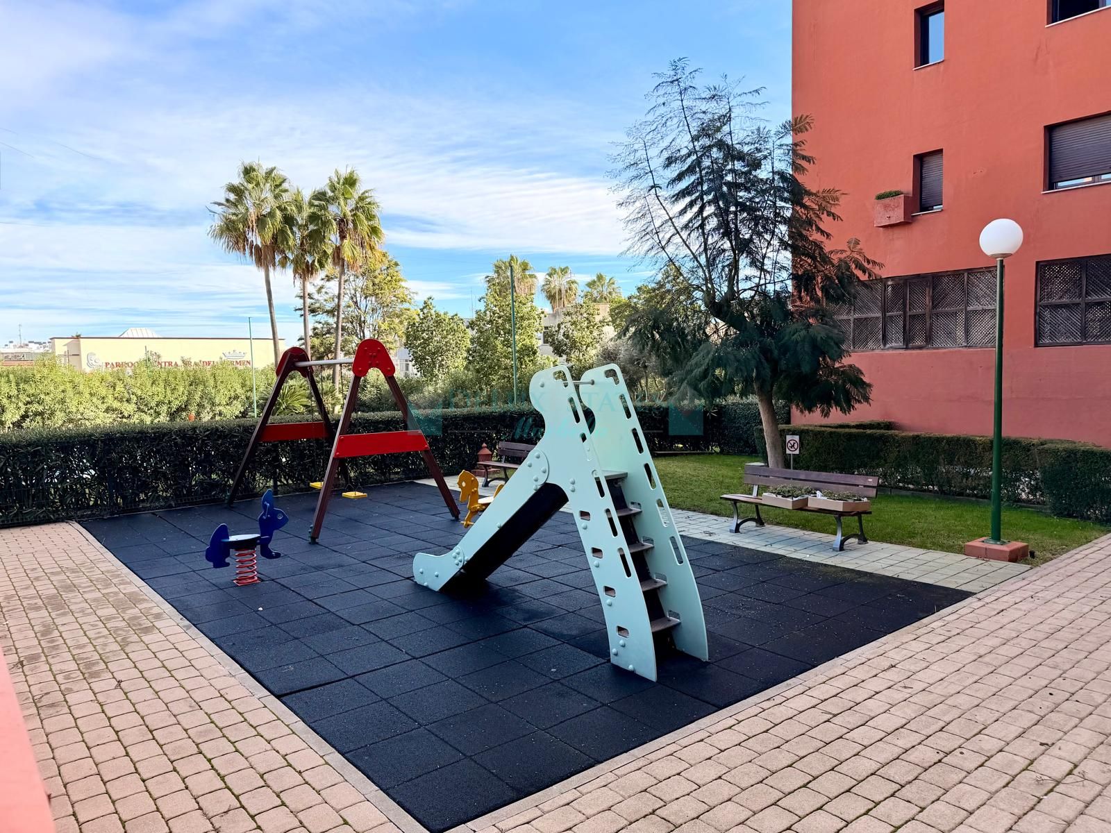 Apartamento en venta en Estepona Puerto, Estepona