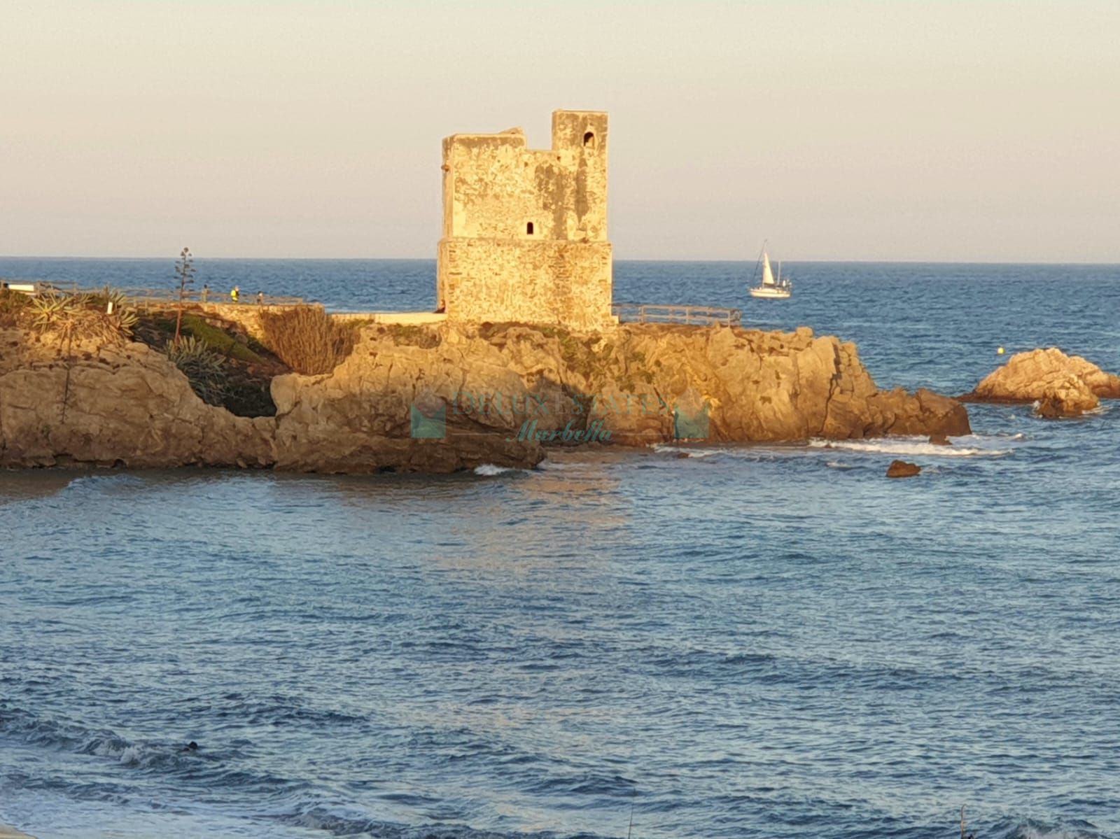 Semi Detached House for sale in Casares del Mar, Casares