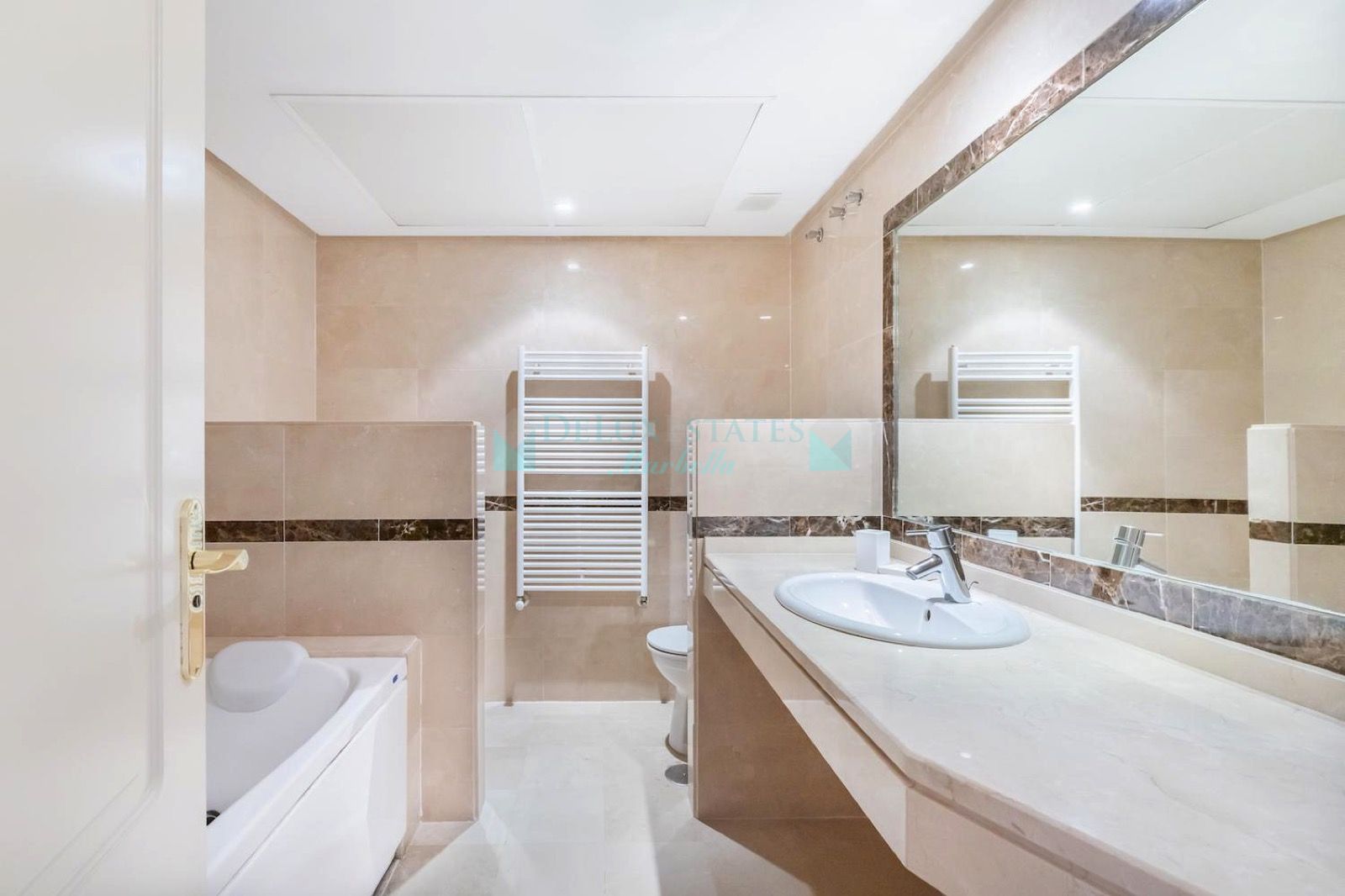 Ground Floor Apartment for sale in Nueva Andalucia
