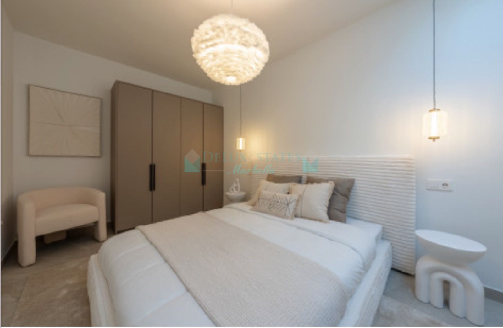 Town House for sale in La Rinconada, Nueva Andalucia
