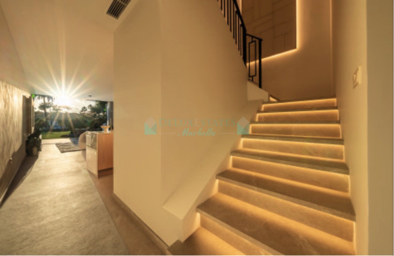 Town House for sale in La Rinconada, Nueva Andalucia