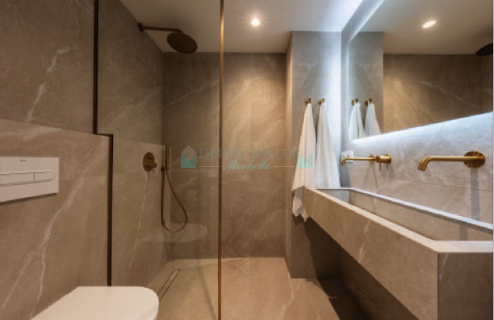 Town House for sale in La Rinconada, Nueva Andalucia