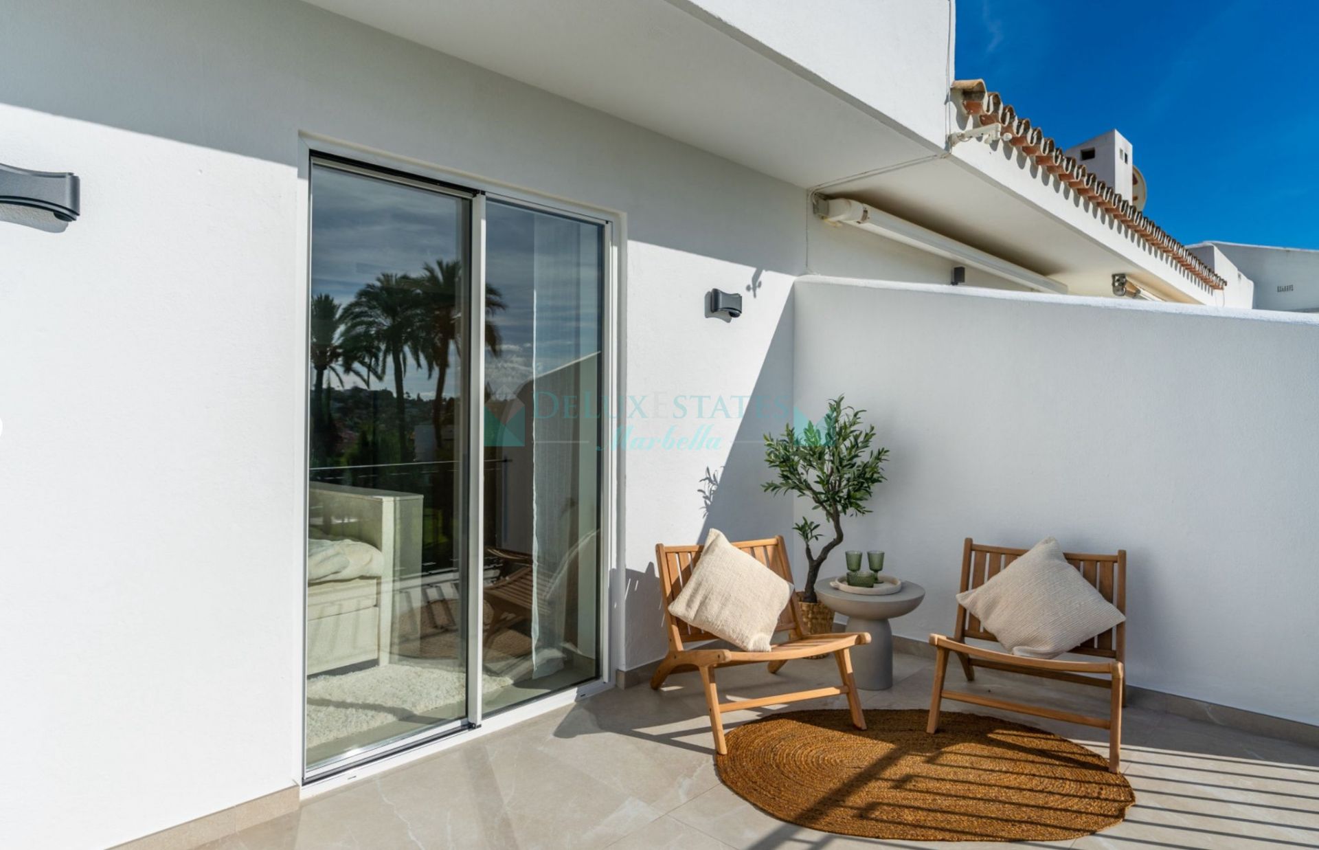 Town House for sale in La Rinconada, Nueva Andalucia