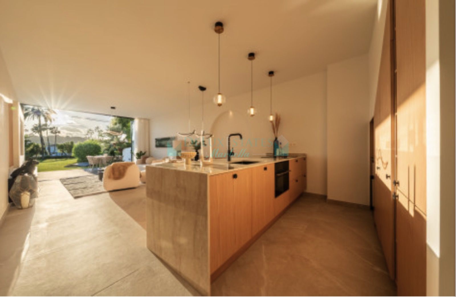 Town House for sale in La Rinconada, Nueva Andalucia