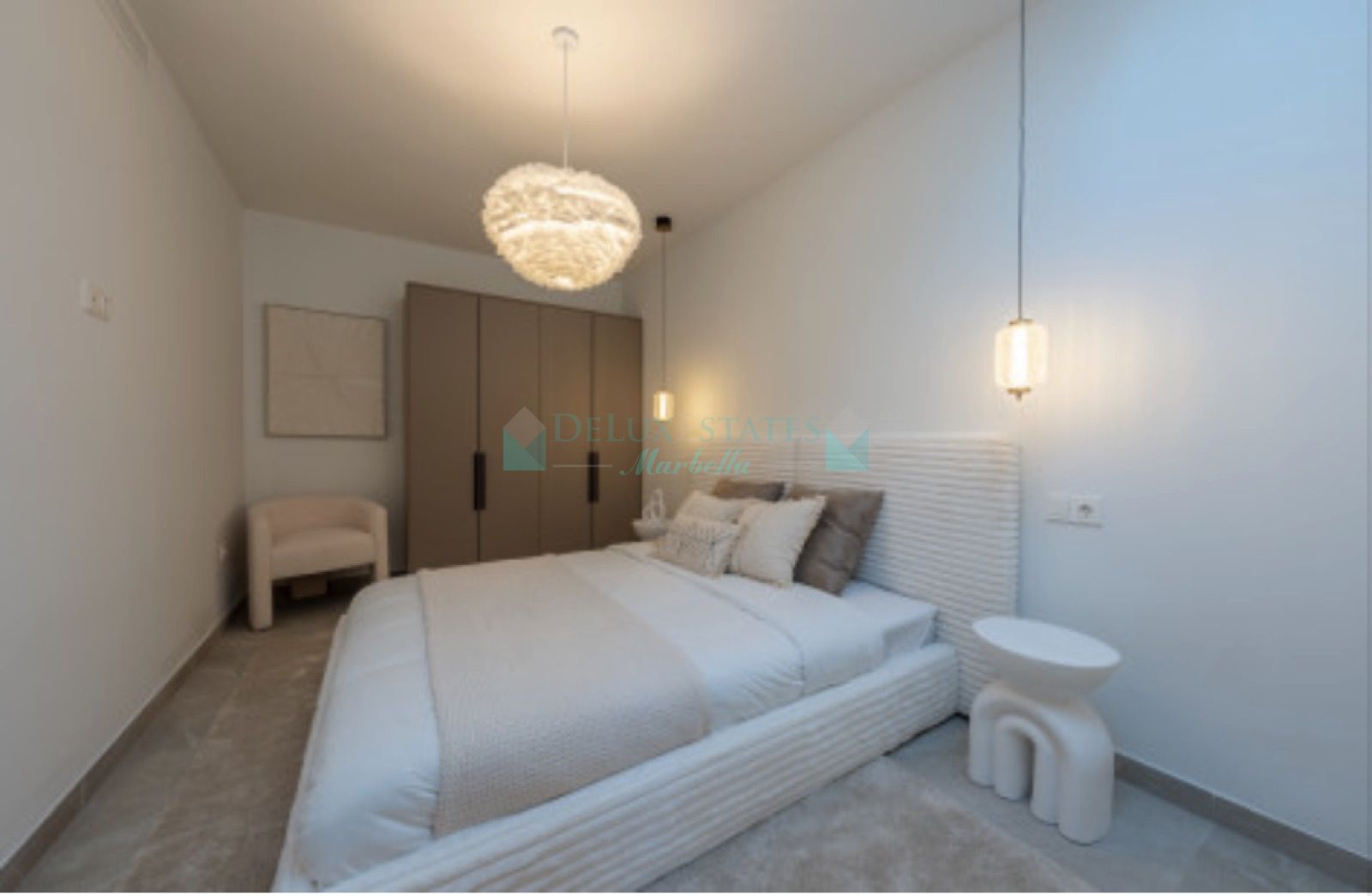 Town House for sale in La Rinconada, Nueva Andalucia