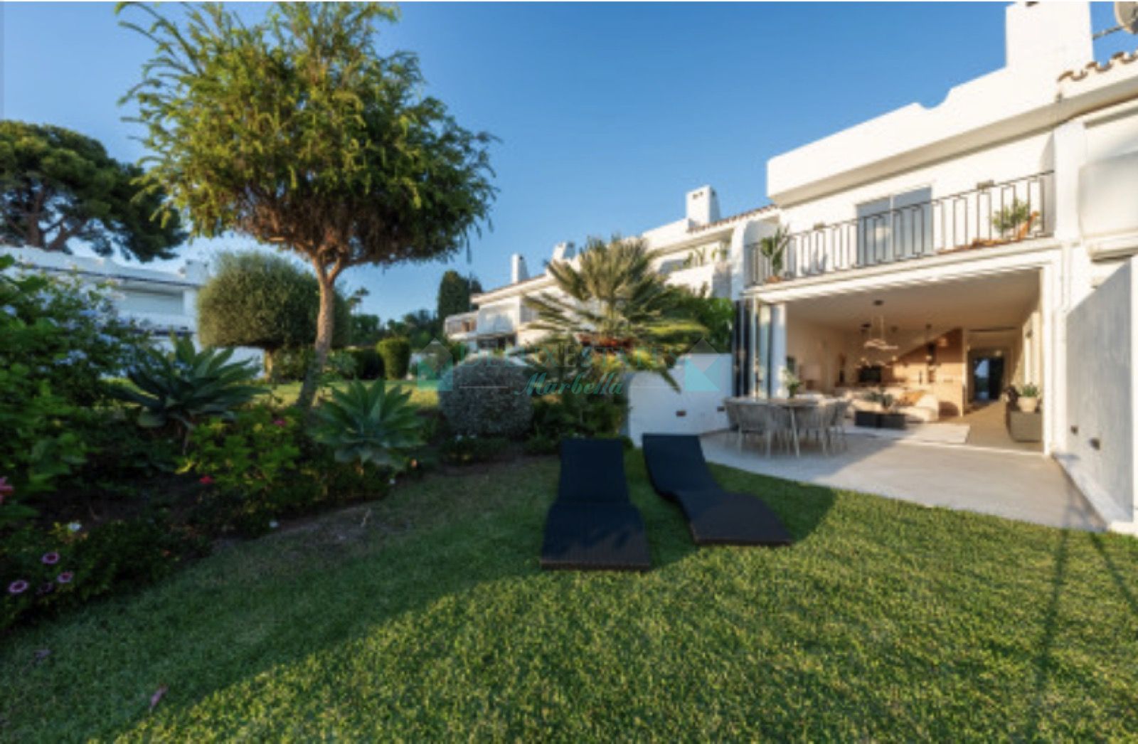 Town House for sale in La Rinconada, Nueva Andalucia