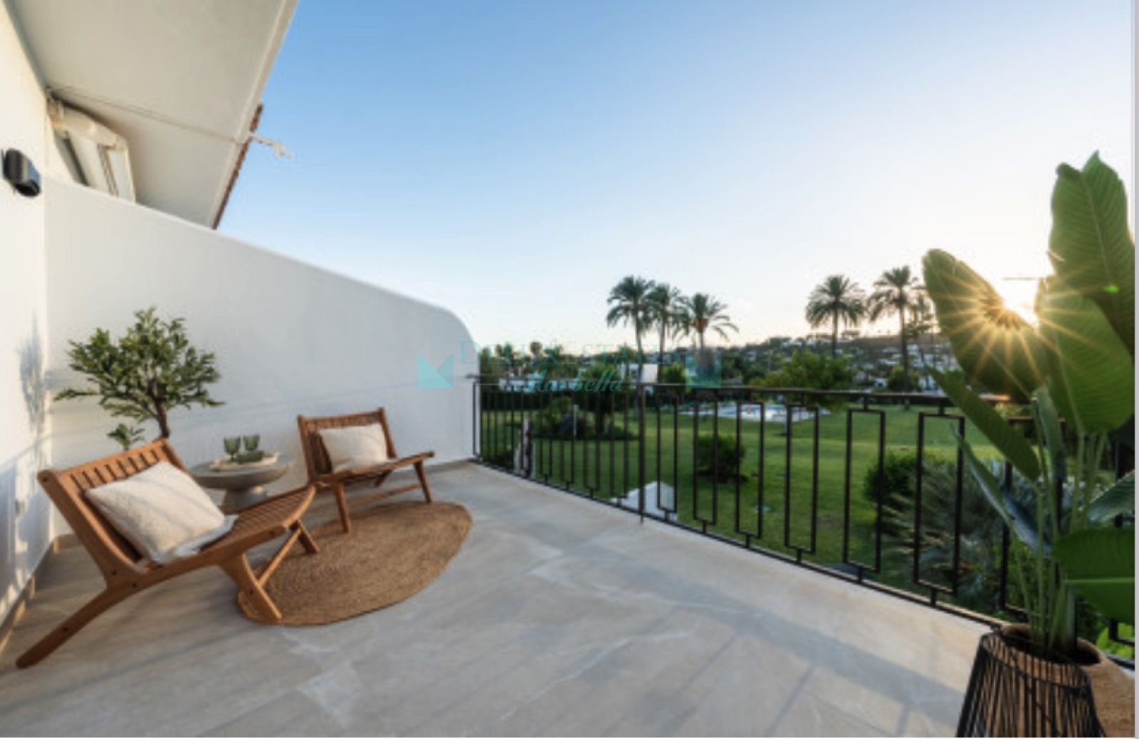 Town House for sale in La Rinconada, Nueva Andalucia