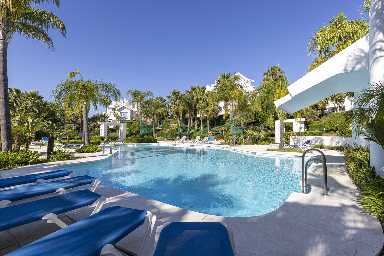 Penthouse for sale in Alcazaba Lagoon, Casares