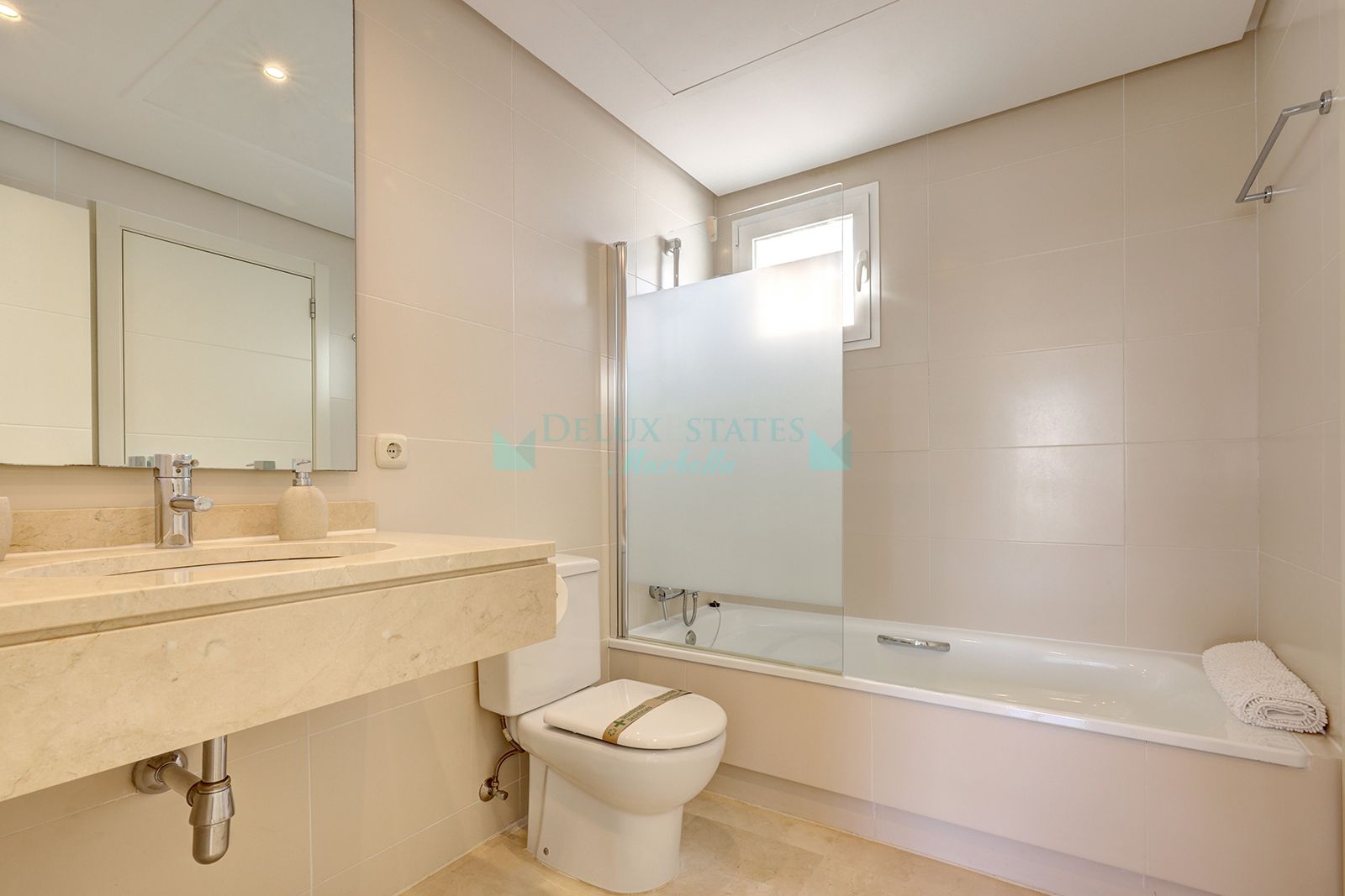 Penthouse for sale in Alcazaba Lagoon, Casares